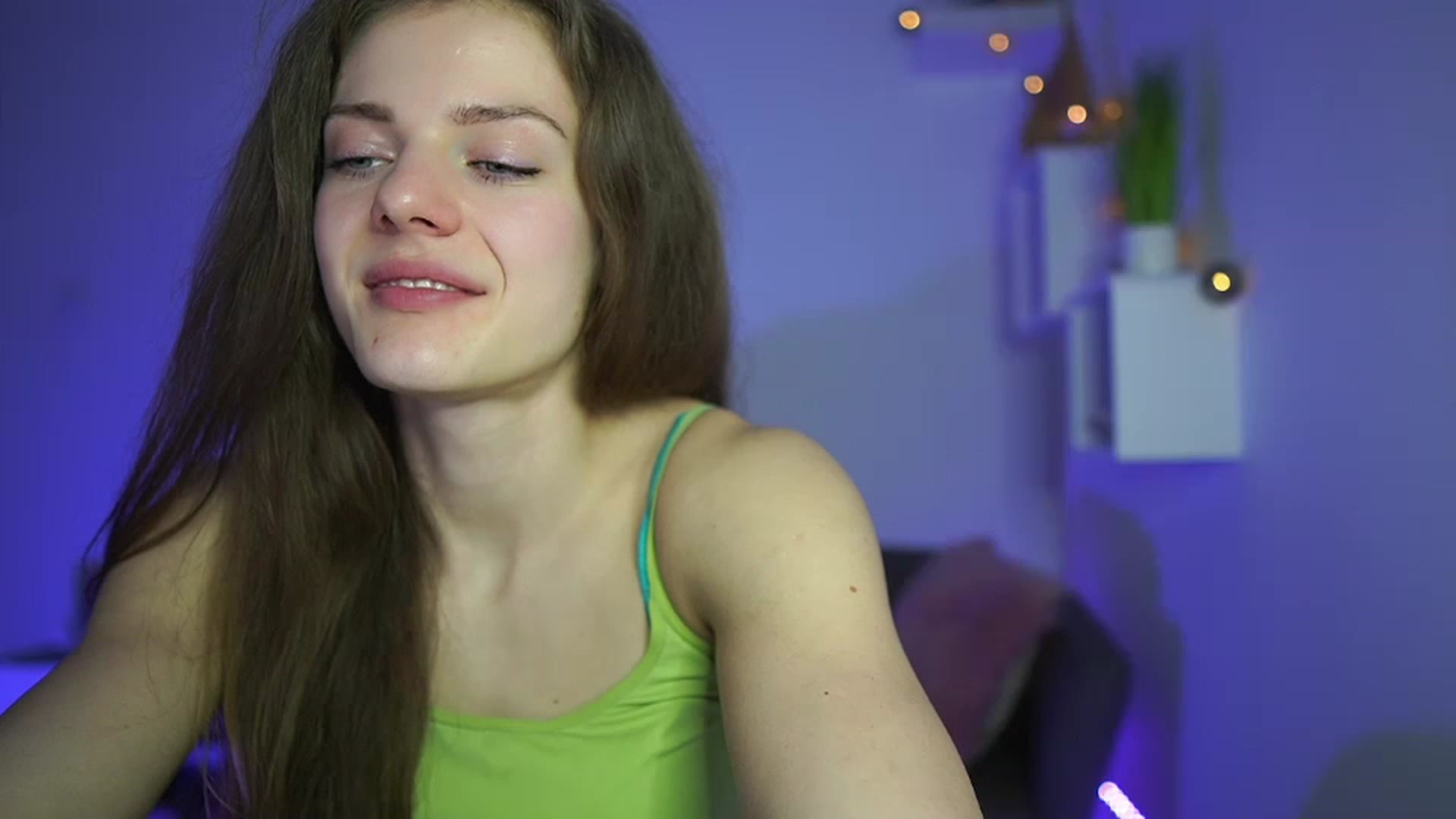 Gallery image thumbnail from Elly_Malkova_'s myfreecams stream on, 04/16/2023, 21:01 image 11 of 20