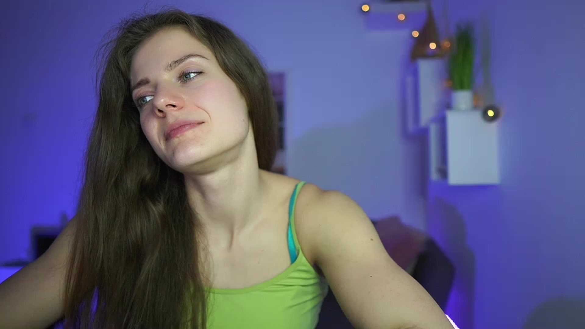 Gallery image thumbnail from Elly_Malkova_'s myfreecams stream on, 04/16/2023, 21:01 image 19 of 20