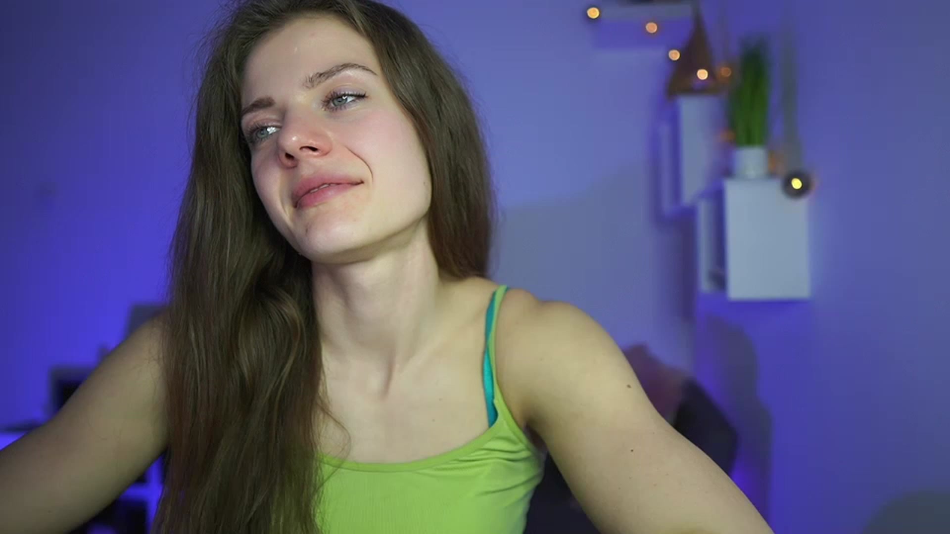 Gallery image thumbnail from Elly_Malkova_'s myfreecams stream on, 04/16/2023, 21:01 image 3 of 20