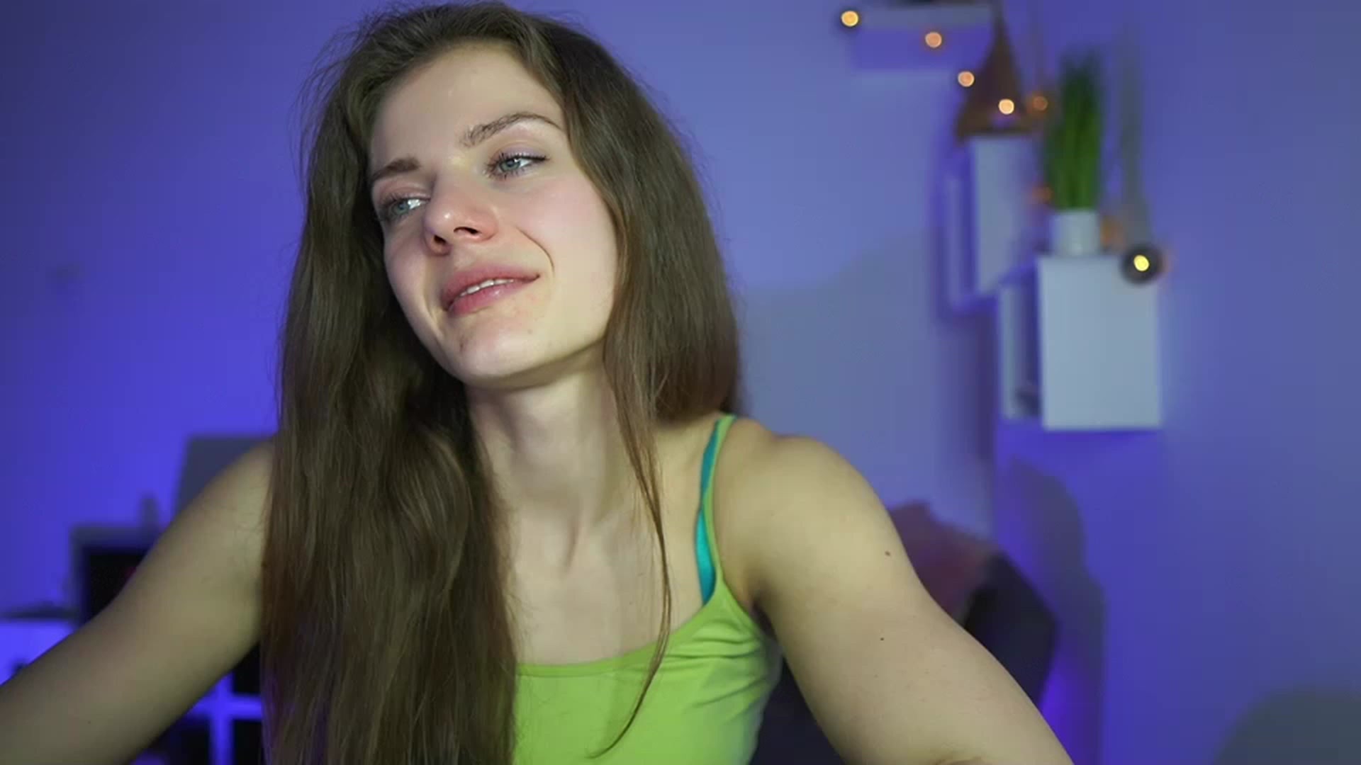 Gallery image thumbnail from Elly_Malkova_'s myfreecams stream on, 04/16/2023, 21:01 image 17 of 20