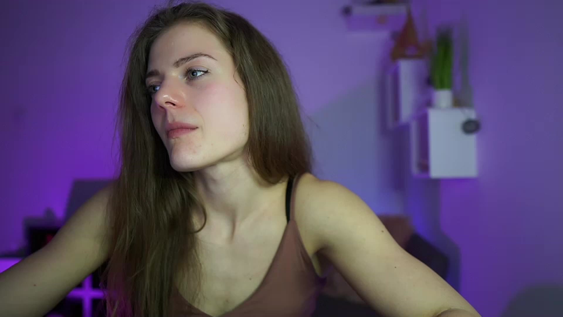Gallery image thumbnail from Elly_Malkova_'s myfreecams stream on, 04/17/2023, 20:43 image 19 of 20