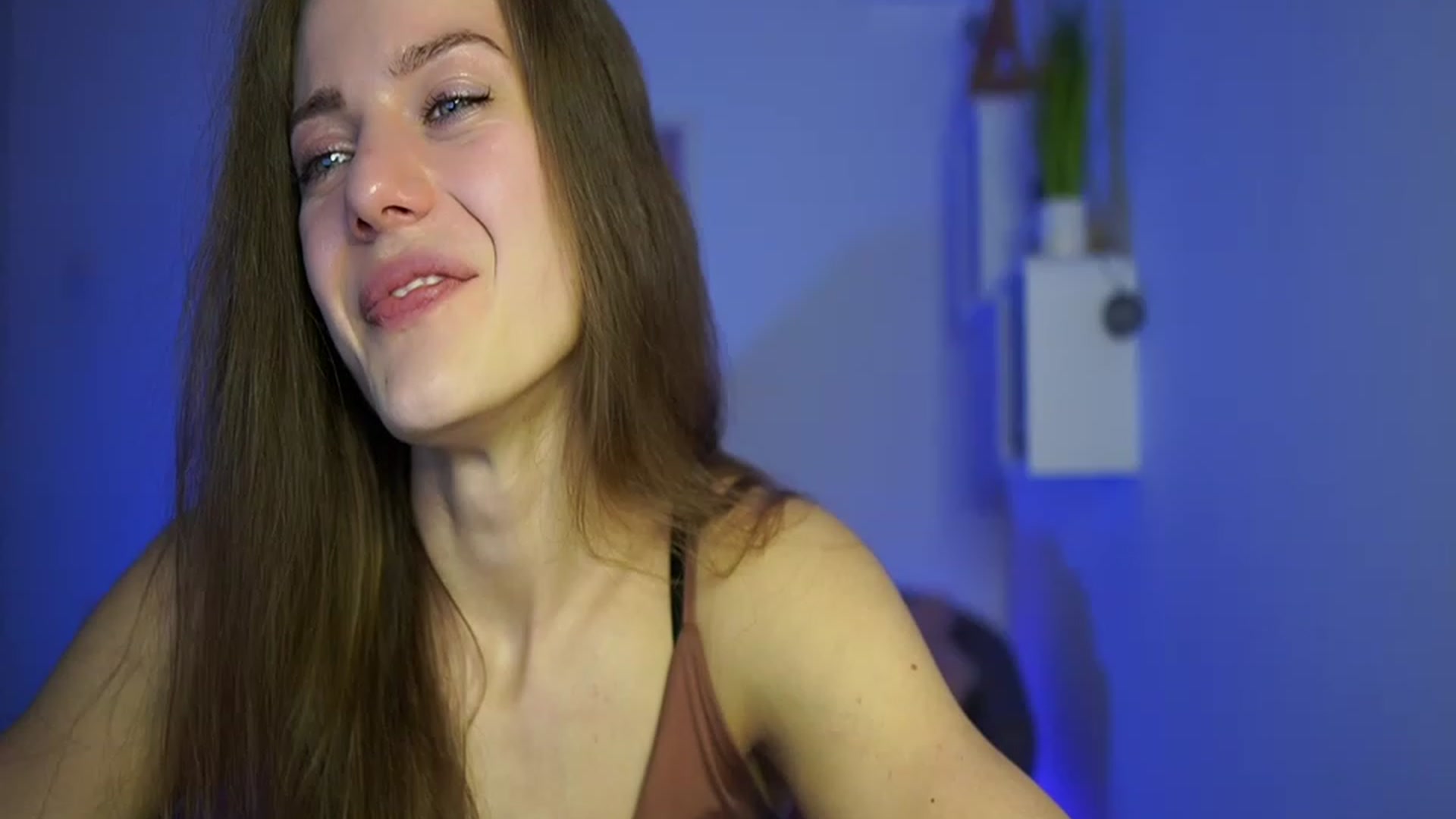 Gallery image thumbnail from Elly_Malkova_'s myfreecams stream on, 04/20/2023, 15:06 image 2 of 20