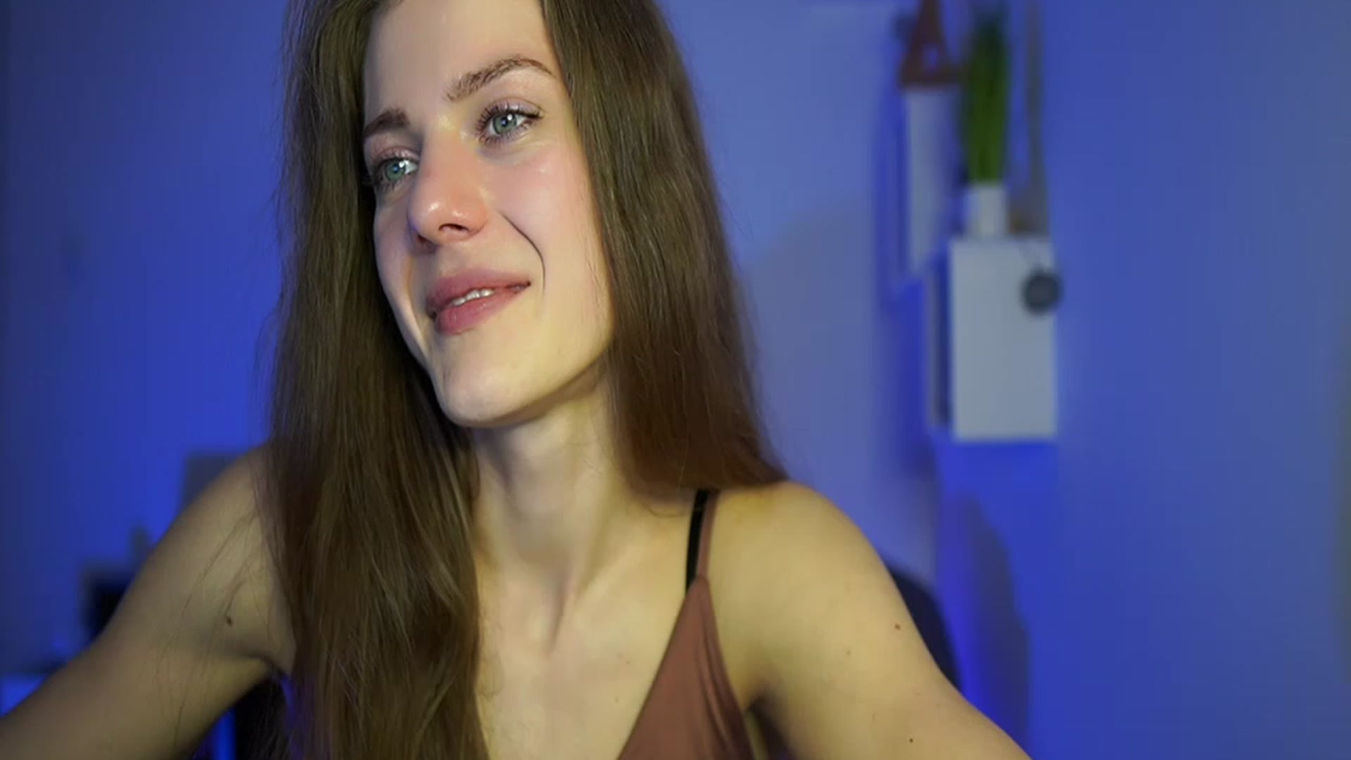 Gallery image thumbnail from Elly_Malkova_'s myfreecams stream on, 04/20/2023, 15:06 image 12 of 20