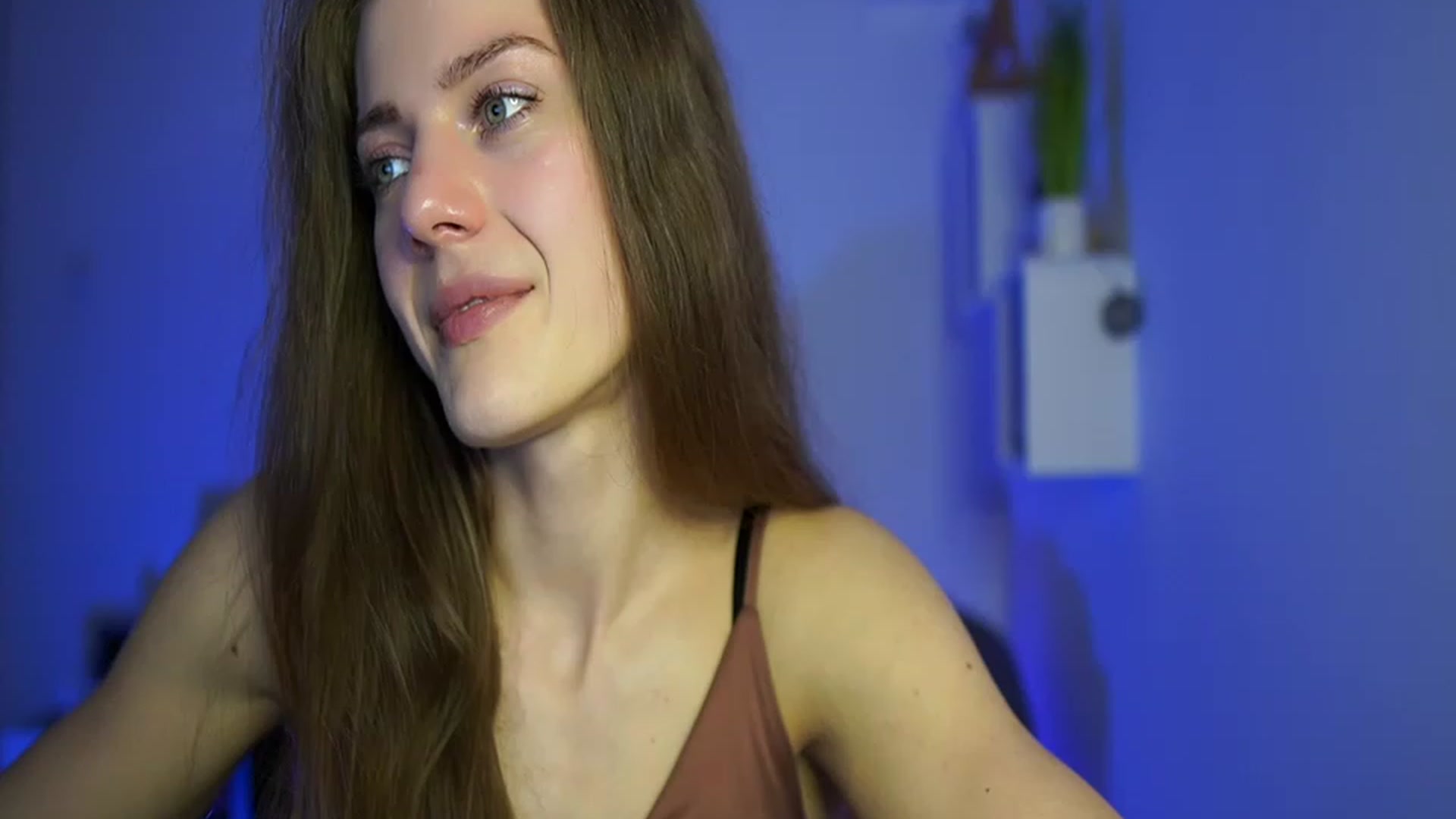 Gallery image thumbnail from Elly_Malkova_'s myfreecams stream on, 04/20/2023, 15:06 image 14 of 20