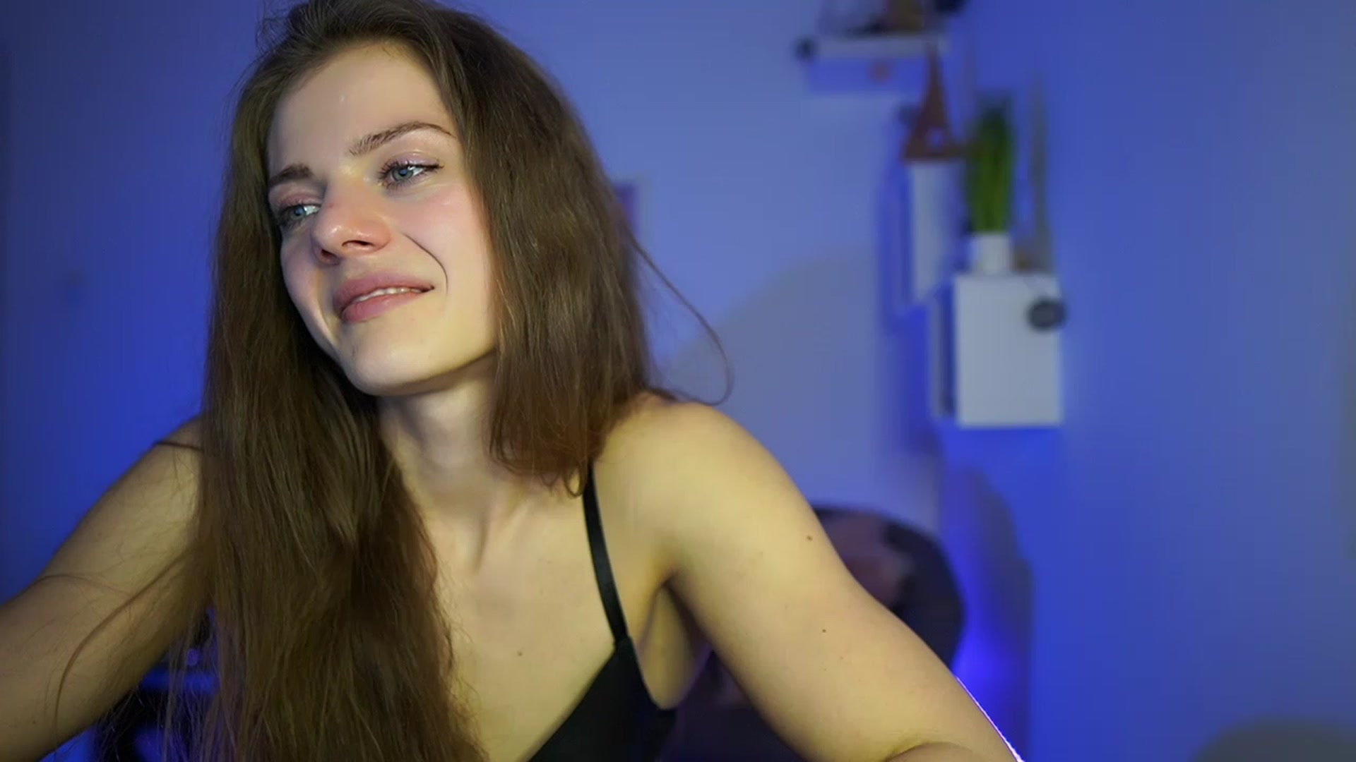 Gallery image thumbnail from Elly_Malkova_'s myfreecams stream on, 04/20/2023, 15:37 image 9 of 20