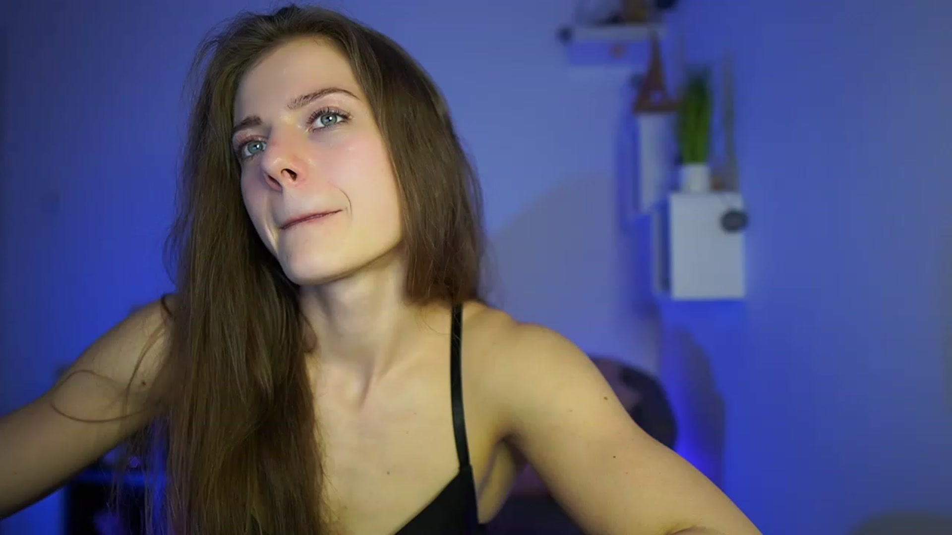 Gallery image thumbnail from Elly_Malkova_'s myfreecams stream on, 04/20/2023, 15:37 image 15 of 20