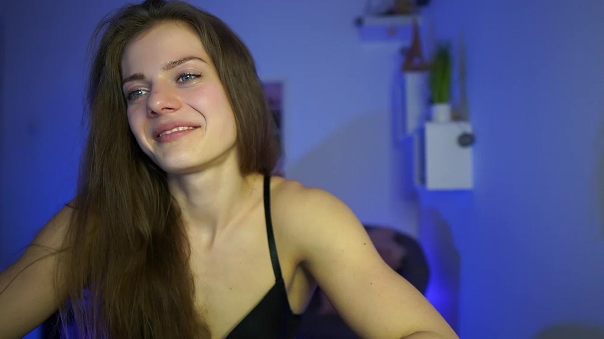 Gallery image thumbnail from Elly_Malkova_'s myfreecams stream on, 04/20/2023, 15:37 image 11 of 20