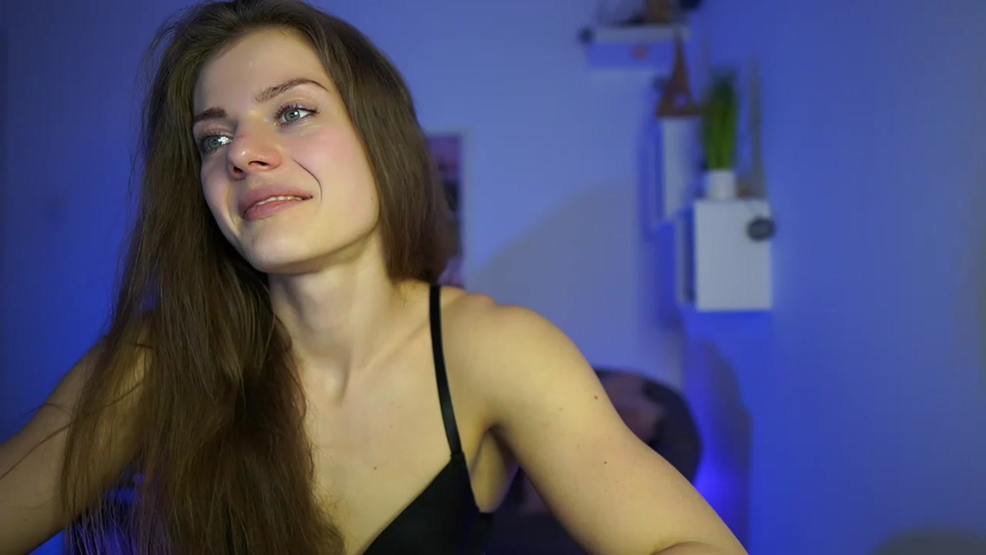Gallery image thumbnail from Elly_Malkova_'s myfreecams stream on, 04/20/2023, 15:37 image 10 of 20