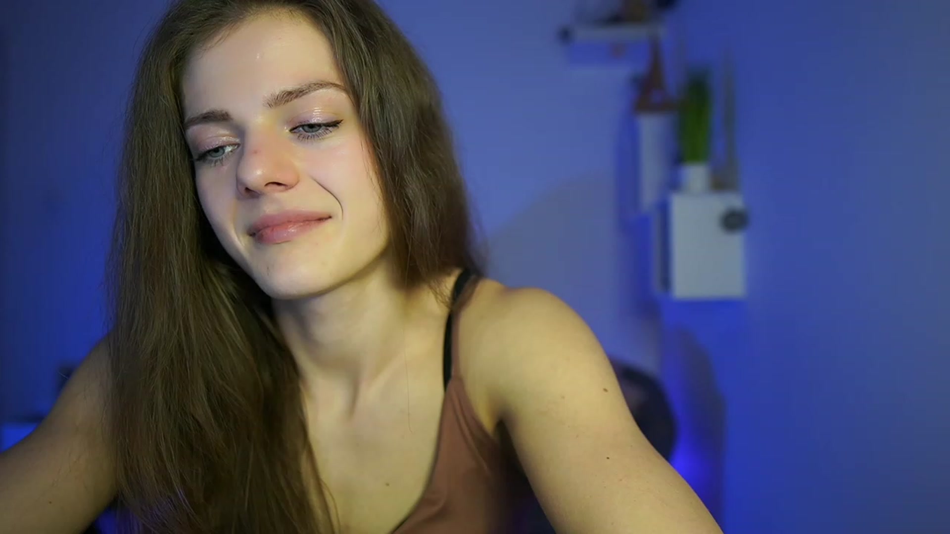 Gallery image thumbnail from Elly_Malkova_'s myfreecams stream on, 04/20/2023, 17:18 image 1 of 20