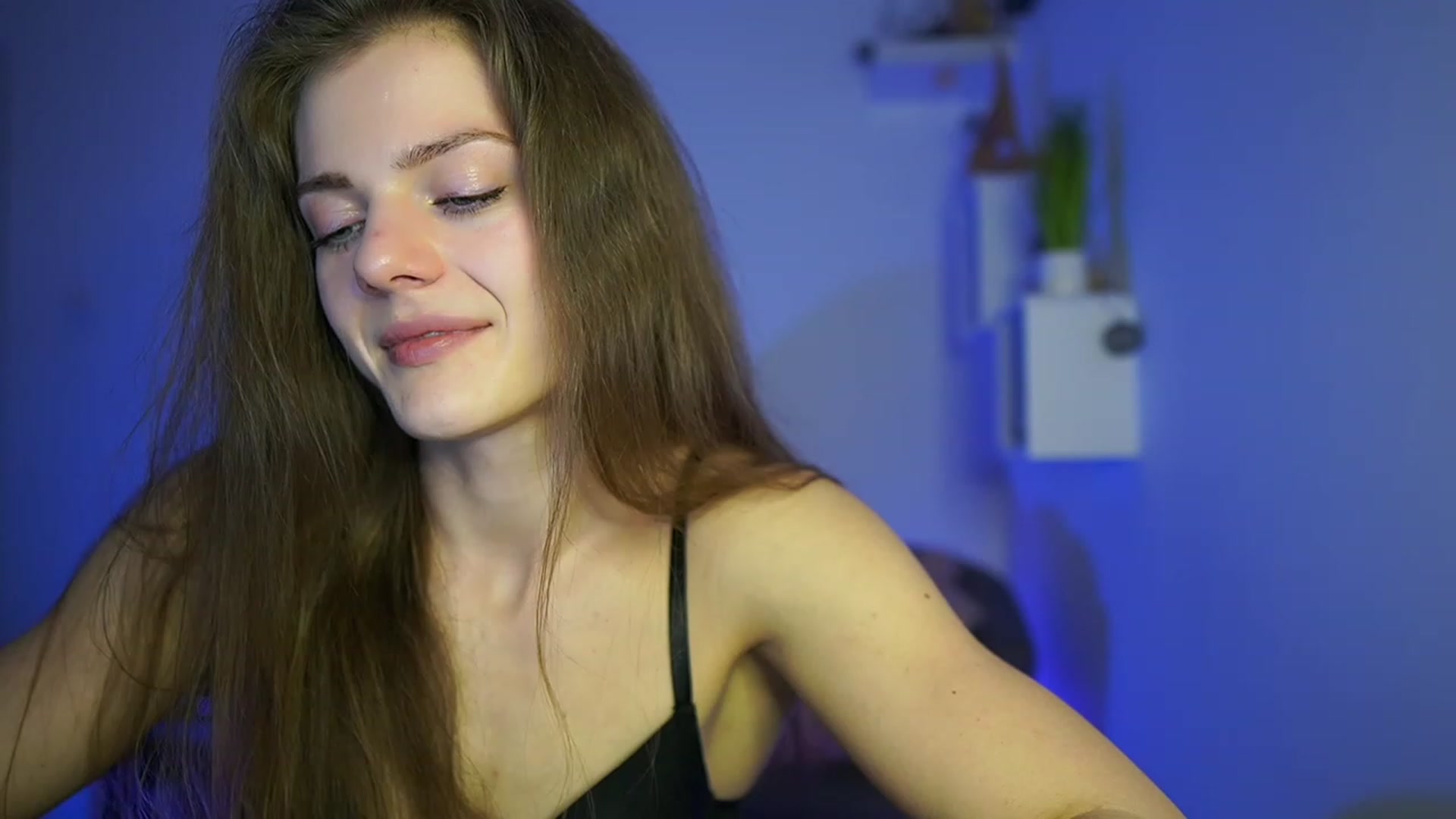 Gallery image thumbnail from Elly_Malkova_'s myfreecams stream on, 04/20/2023, 17:18 image 14 of 20