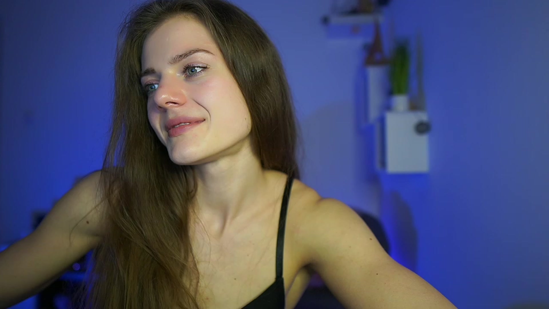 Gallery image thumbnail from Elly_Malkova_'s myfreecams stream on, 04/20/2023, 17:18 image 20 of 20
