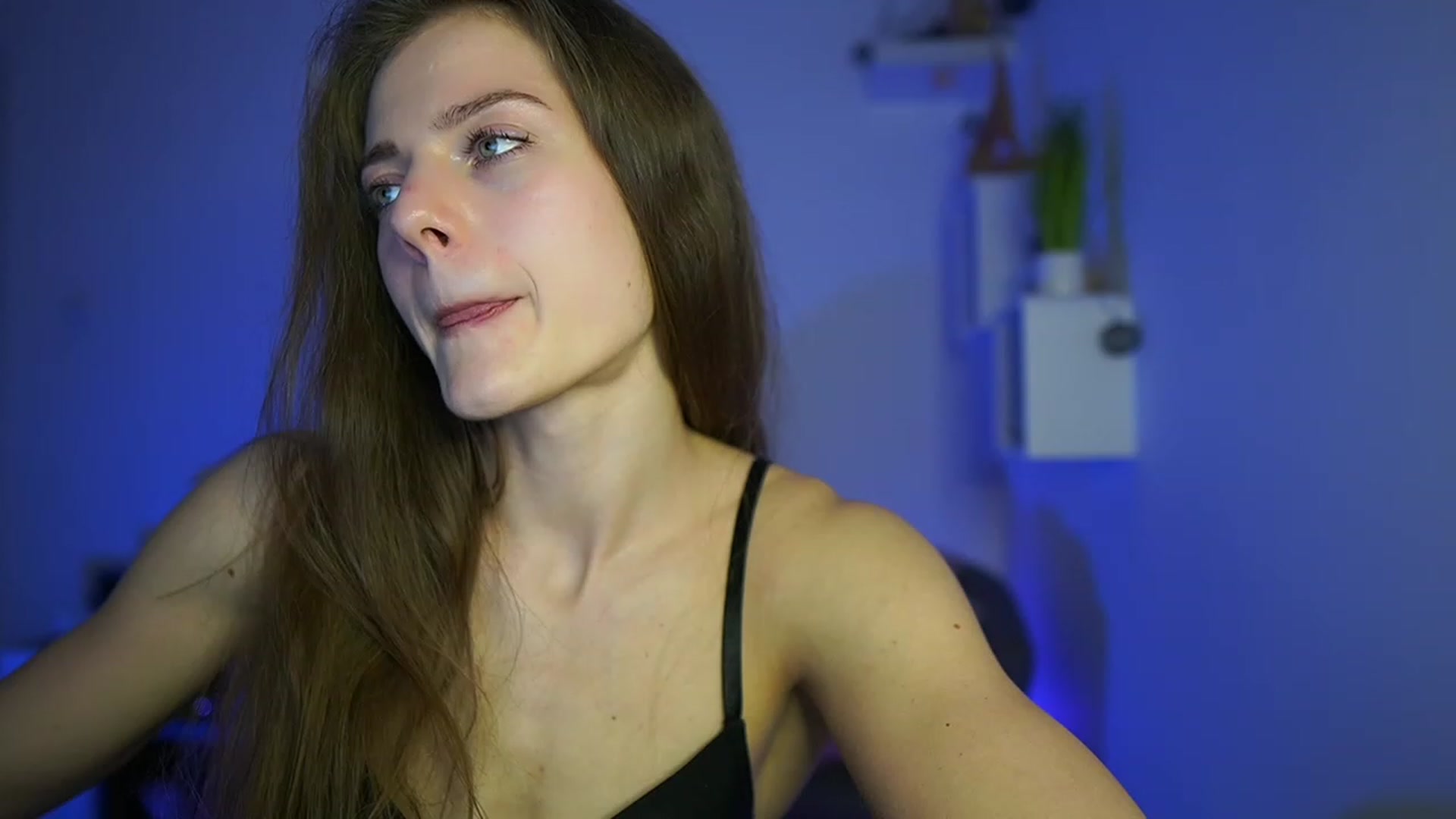 Gallery image thumbnail from Elly_Malkova_'s myfreecams stream on, 04/20/2023, 17:18 image 19 of 20
