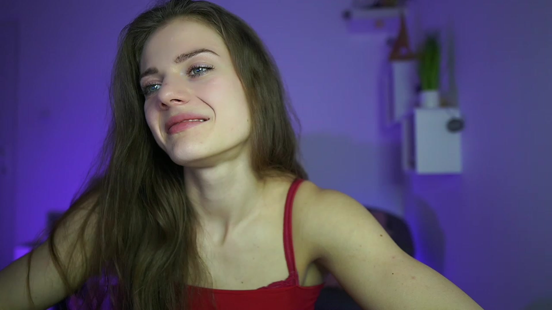 Gallery image thumbnail from Elly_Malkova_'s myfreecams stream on, 04/21/2023, 13:58 image 10 of 20