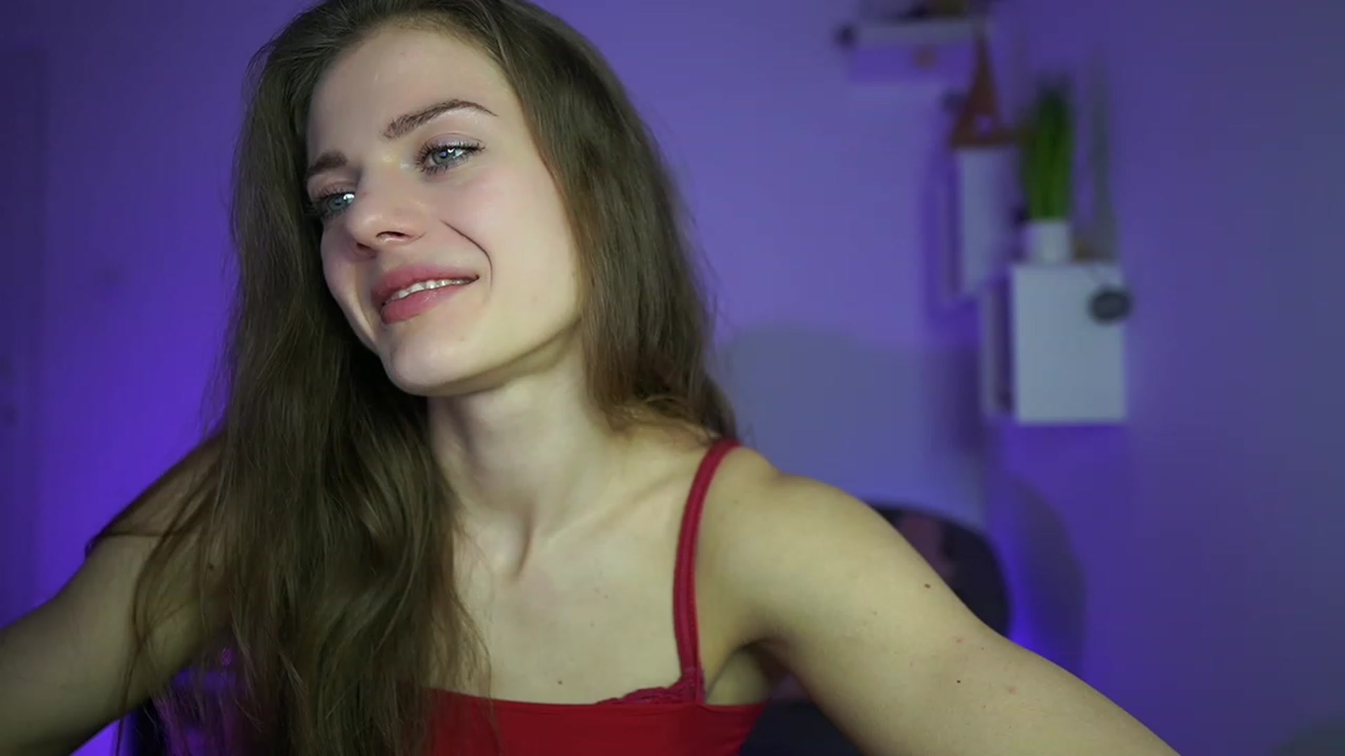 Gallery image thumbnail from Elly_Malkova_'s myfreecams stream on, 04/21/2023, 13:58 image 12 of 20