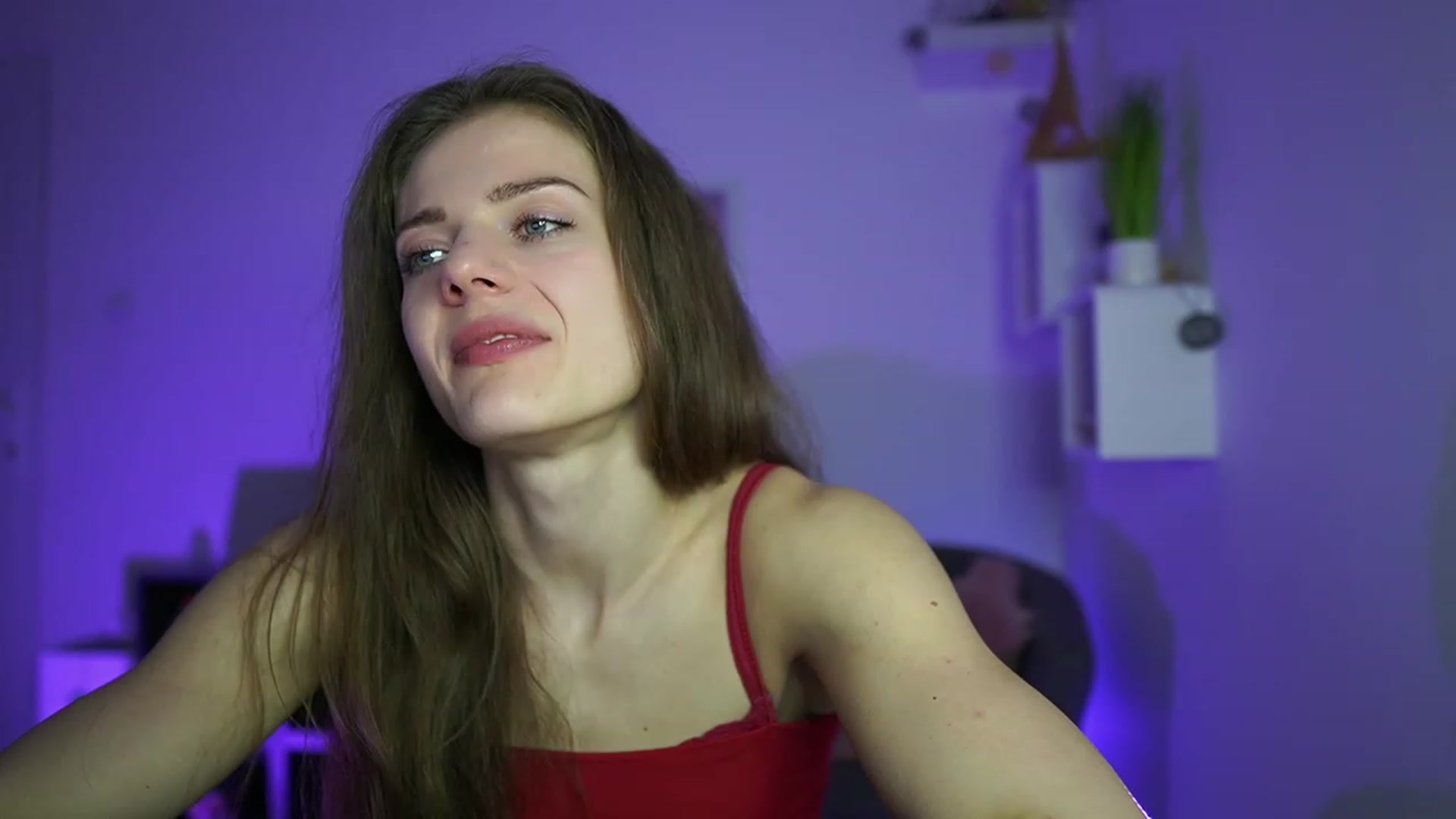 Gallery image thumbnail from Elly_Malkova_'s myfreecams stream on, 04/21/2023, 13:58 image 6 of 20