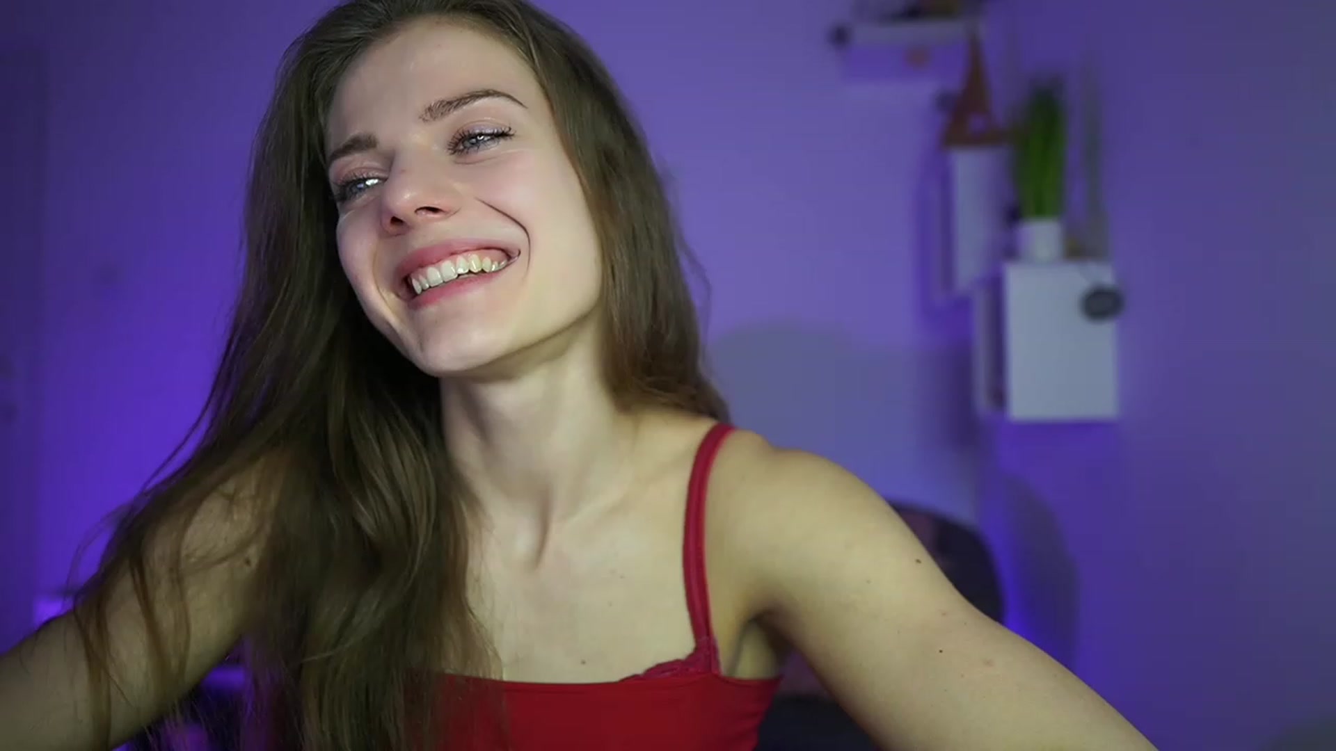 Gallery image thumbnail from Elly_Malkova_'s myfreecams stream on, 04/21/2023, 13:58 image 9 of 20