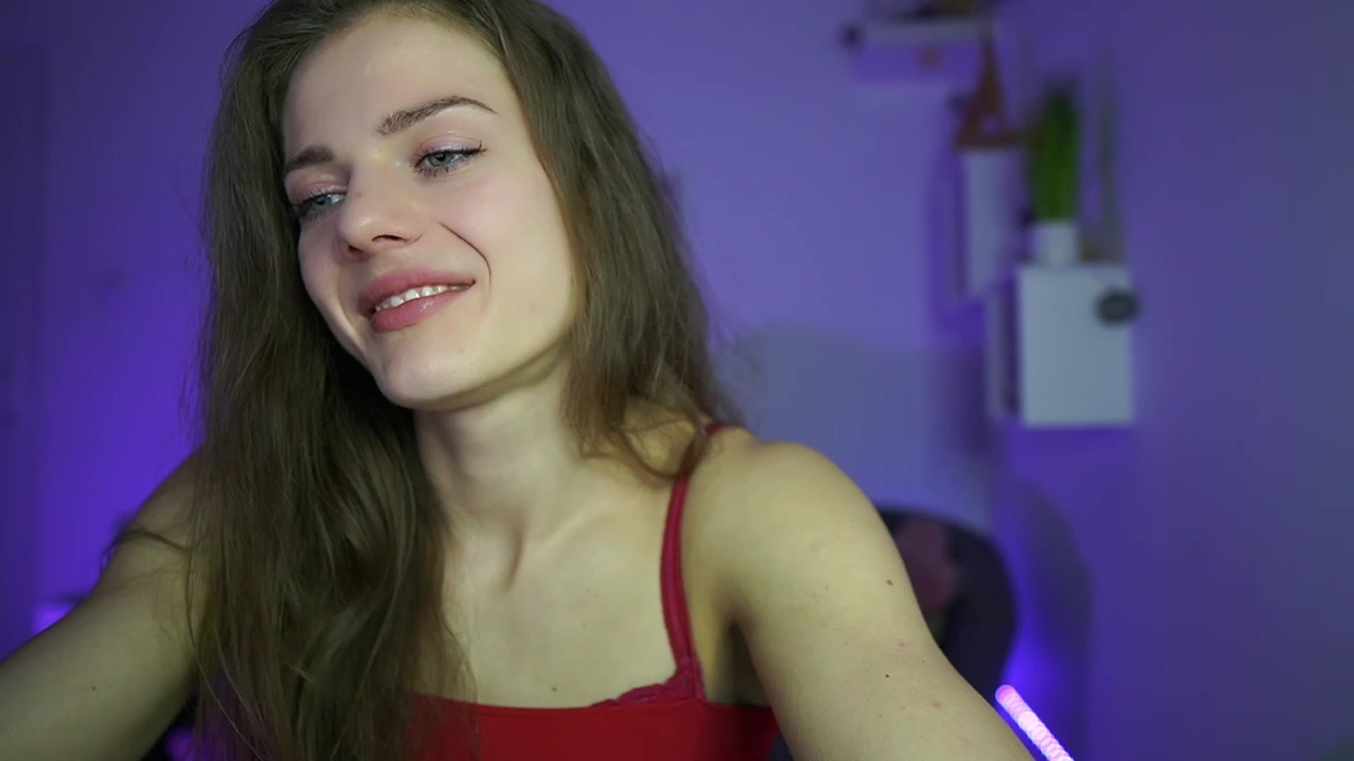 Gallery image thumbnail from Elly_Malkova_'s myfreecams stream on, 04/21/2023, 13:58 image 15 of 20