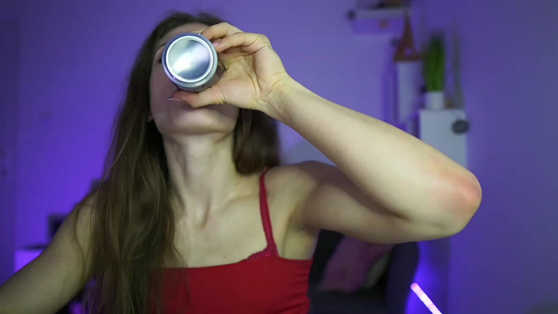Gallery image thumbnail from Elly_Malkova_'s myfreecams stream on, 04/21/2023, 13:58 image 7 of 20