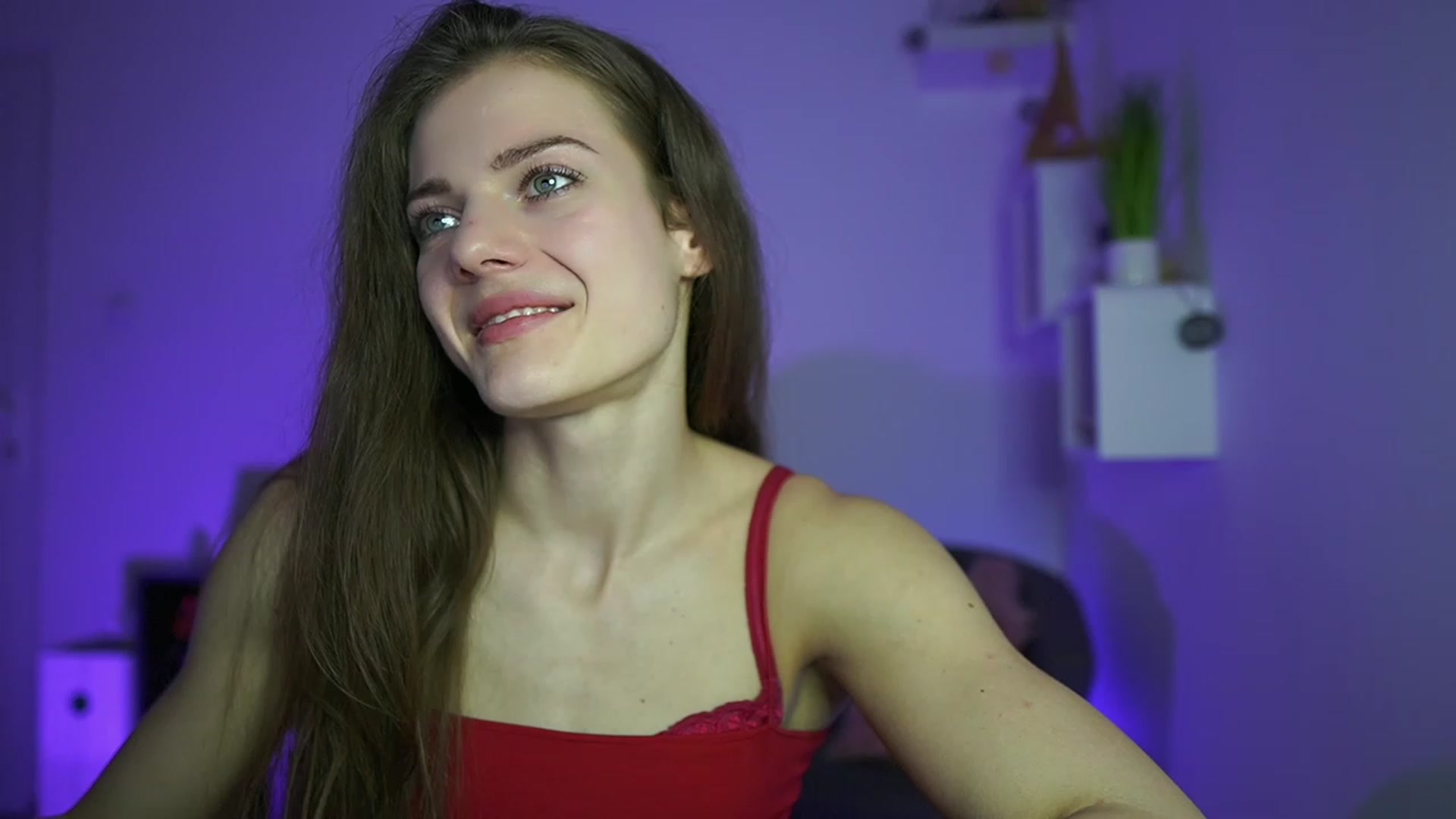 Gallery image thumbnail from Elly_Malkova_'s myfreecams stream on, 04/21/2023, 14:23 image 3 of 20