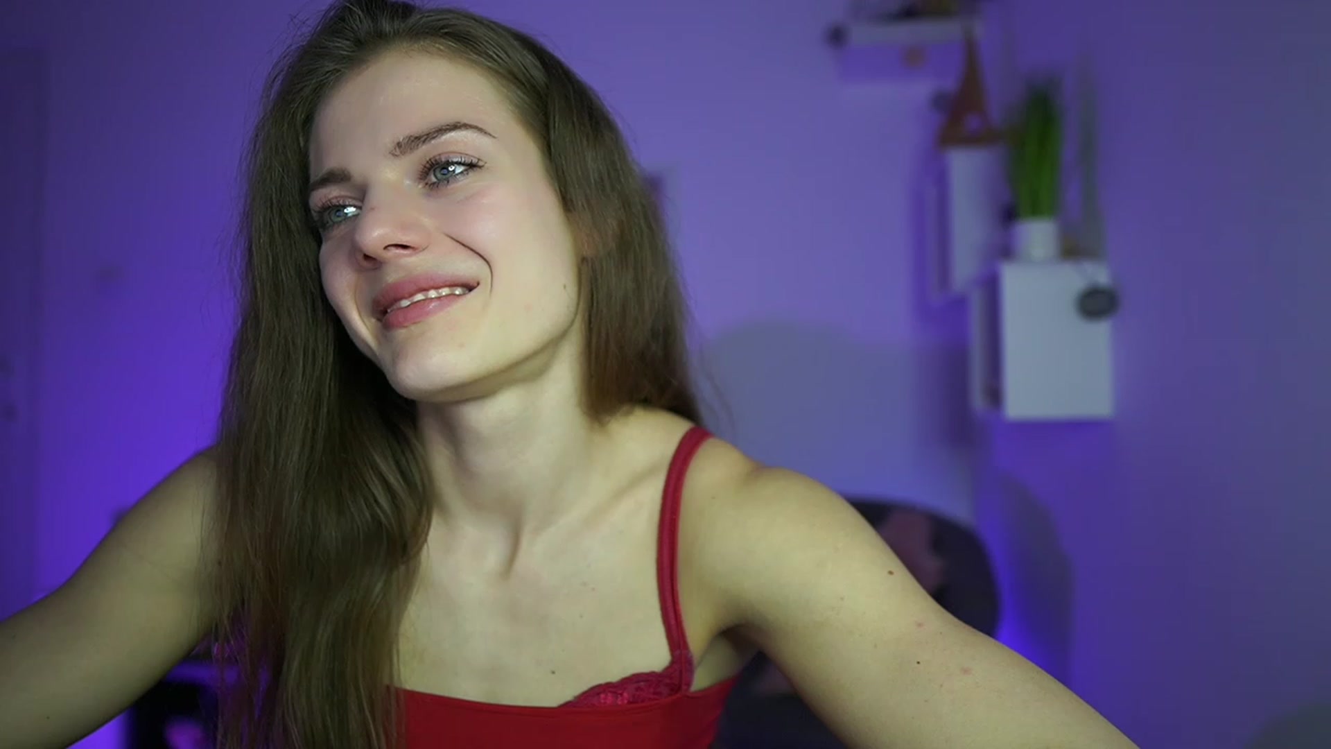 Gallery image thumbnail from Elly_Malkova_'s myfreecams stream on, 04/21/2023, 14:23 image 7 of 20