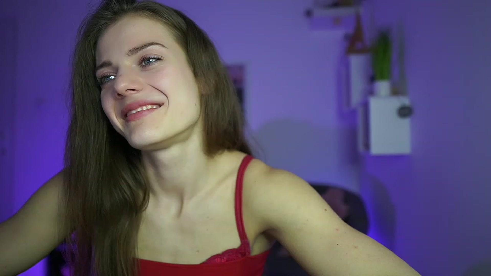 Gallery image thumbnail from Elly_Malkova_'s myfreecams stream on, 04/21/2023, 14:23 image 8 of 20
