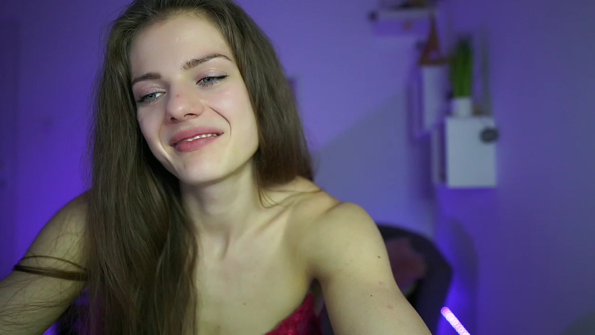 Gallery image thumbnail from Elly_Malkova_'s myfreecams stream on, 04/21/2023, 18:03 image 1 of 20