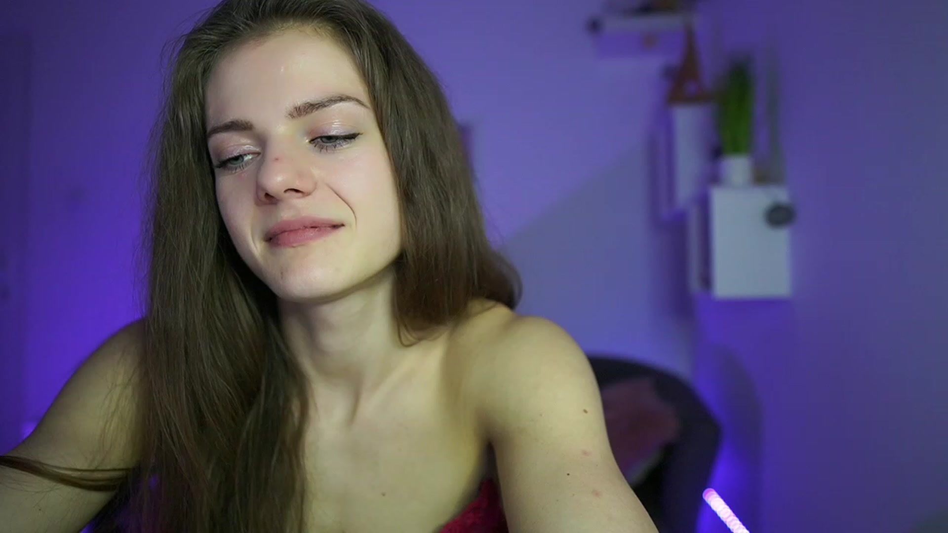 Gallery image thumbnail from Elly_Malkova_'s myfreecams stream on, 04/21/2023, 18:03 image 3 of 20