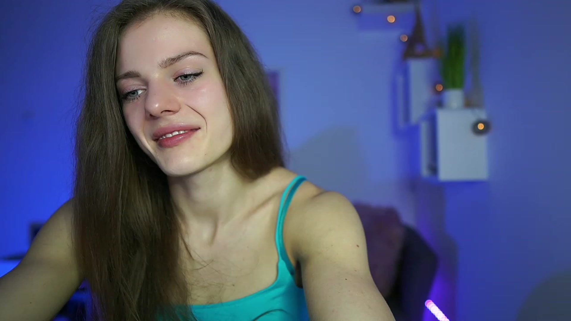 Gallery image thumbnail from Elly_Malkova_'s myfreecams stream on, 04/23/2023, 19:01 image 3 of 20