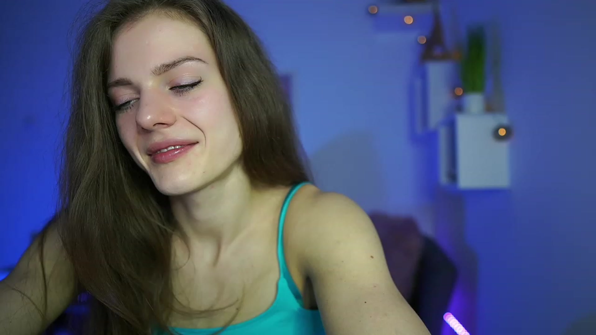 Gallery image thumbnail from Elly_Malkova_'s myfreecams stream on, 04/23/2023, 19:01 image 17 of 20