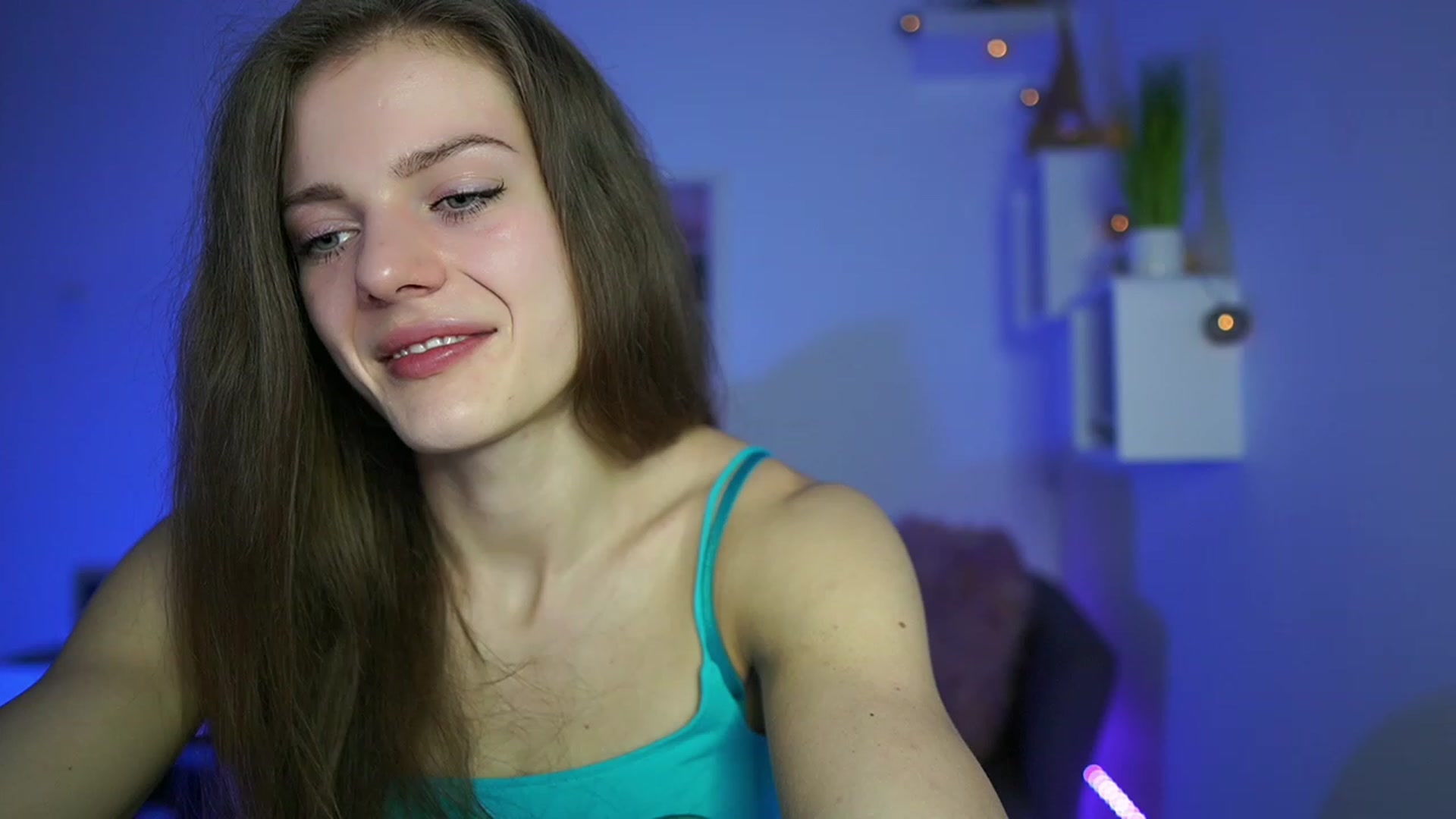Gallery image thumbnail from Elly_Malkova_'s myfreecams stream on, 04/23/2023, 19:01 image 4 of 20