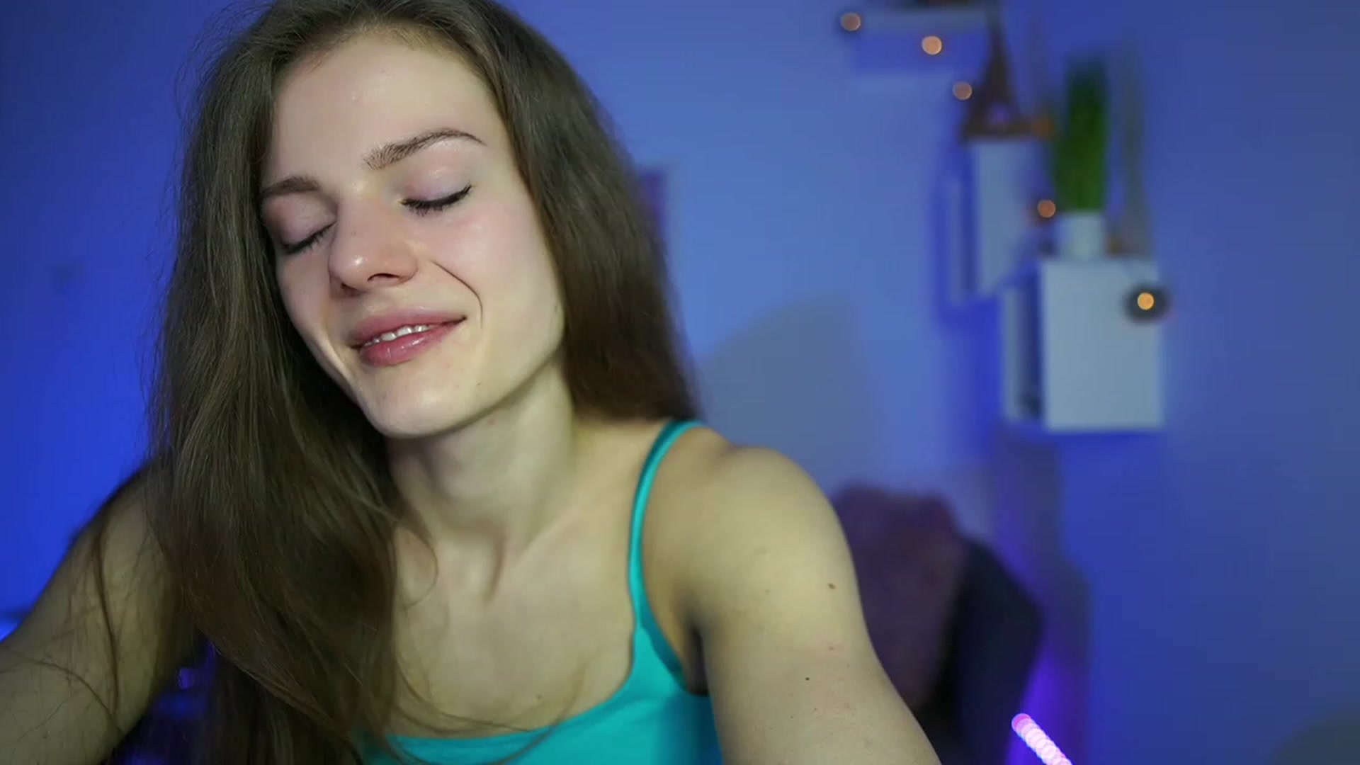 Gallery image thumbnail from Elly_Malkova_'s myfreecams stream on, 04/23/2023, 19:01 image 14 of 20
