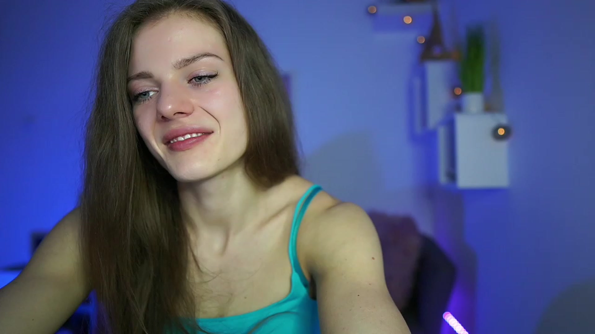 Gallery image thumbnail from Elly_Malkova_'s myfreecams stream on, 04/23/2023, 19:01 image 2 of 20