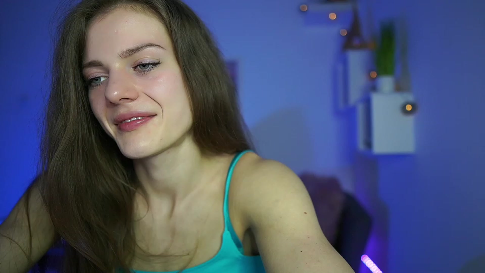 Gallery image thumbnail from Elly_Malkova_'s myfreecams stream on, 04/23/2023, 19:01 image 18 of 20