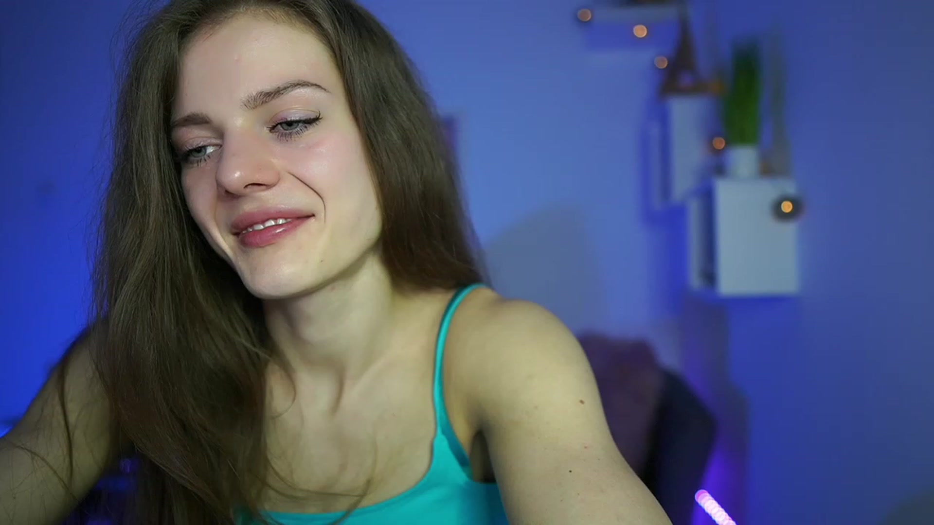 Gallery image thumbnail from Elly_Malkova_'s myfreecams stream on, 04/23/2023, 19:01 image 16 of 20