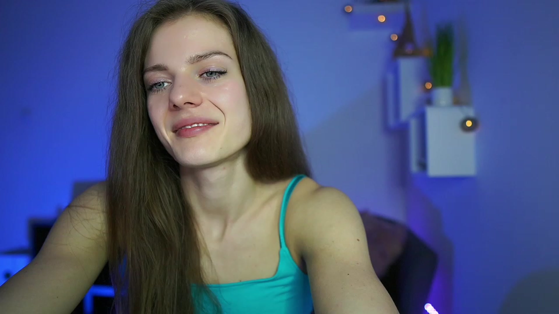 Gallery image thumbnail from Elly_Malkova_'s myfreecams stream on, 04/23/2023, 21:39 image 11 of 20