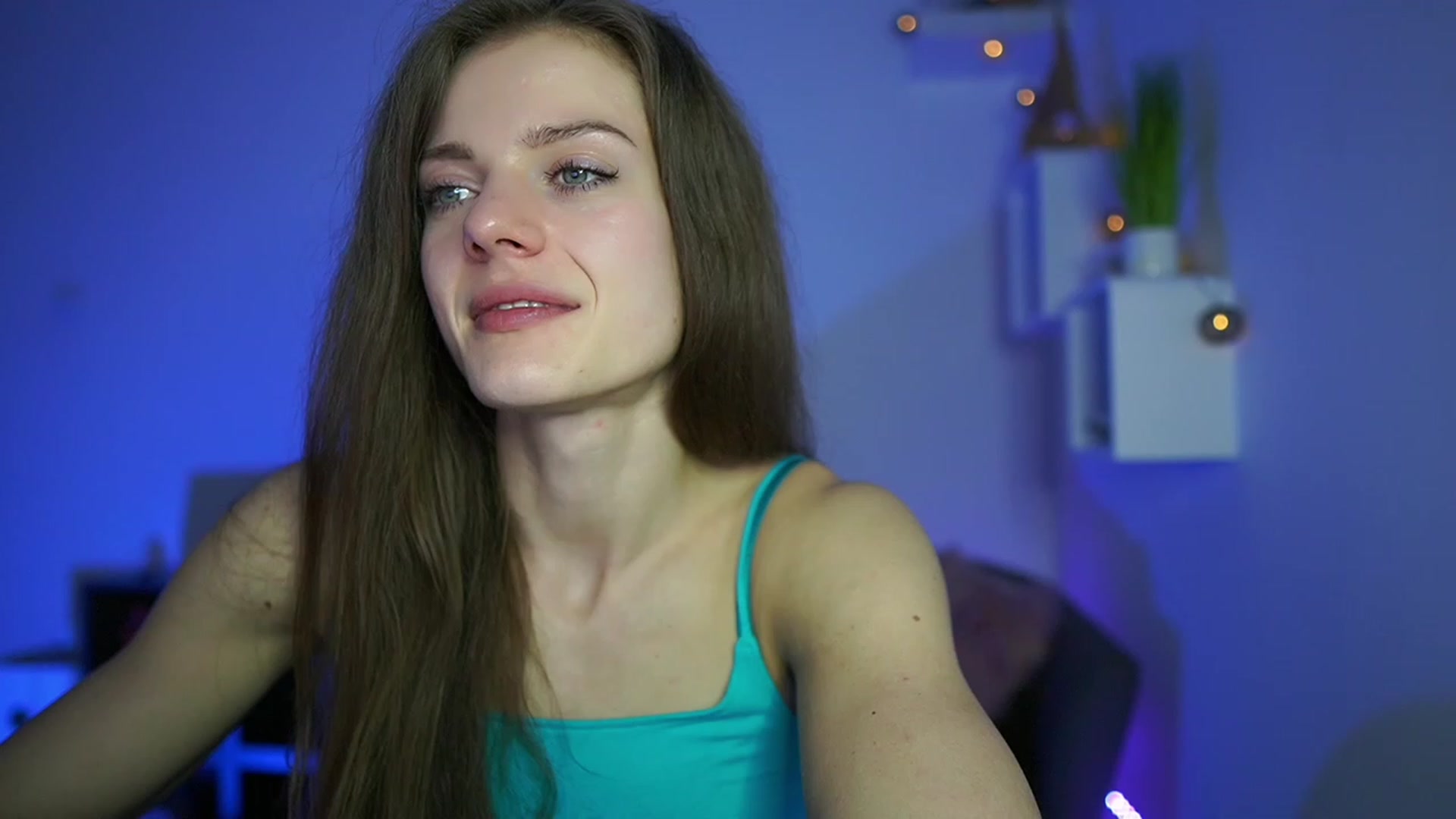 Gallery image thumbnail from Elly_Malkova_'s myfreecams stream on, 04/23/2023, 21:39 image 9 of 20