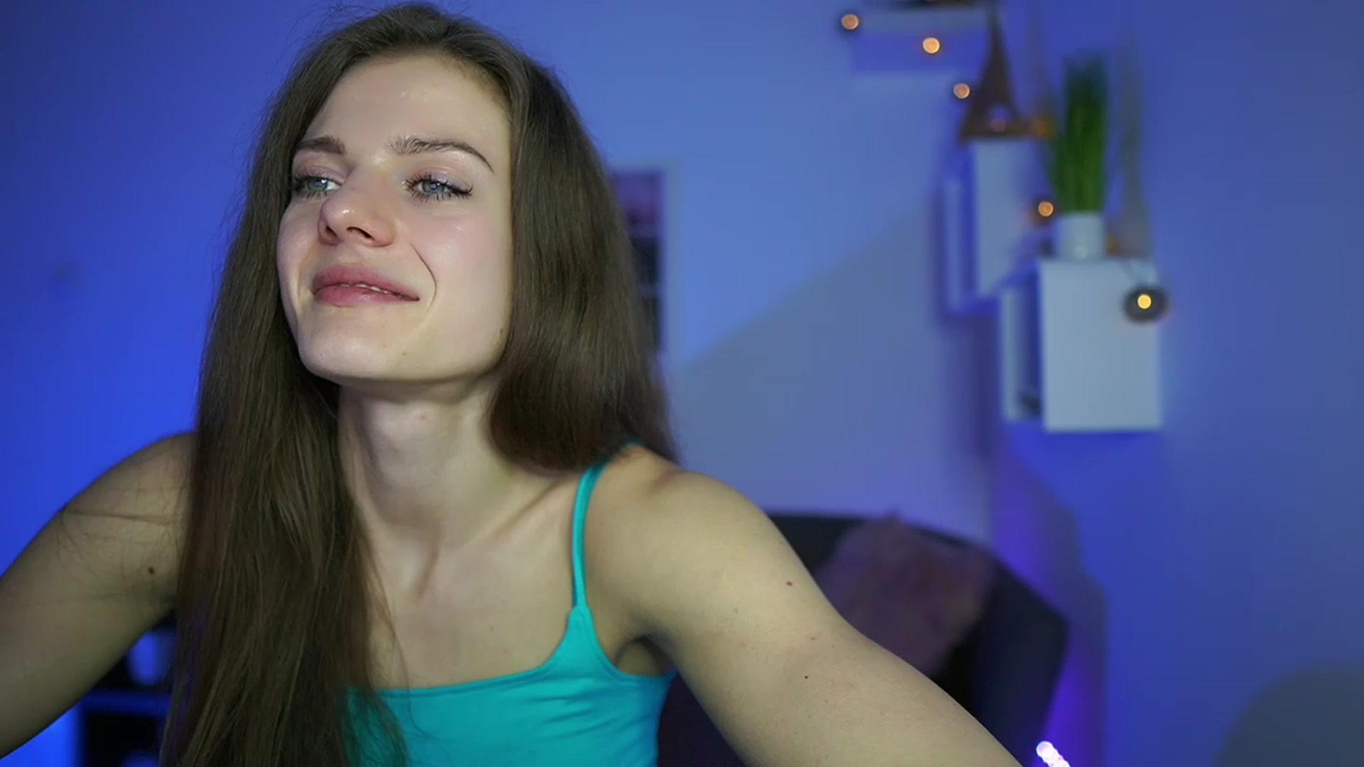Gallery image thumbnail from Elly_Malkova_'s myfreecams stream on, 04/23/2023, 21:39 image 15 of 20