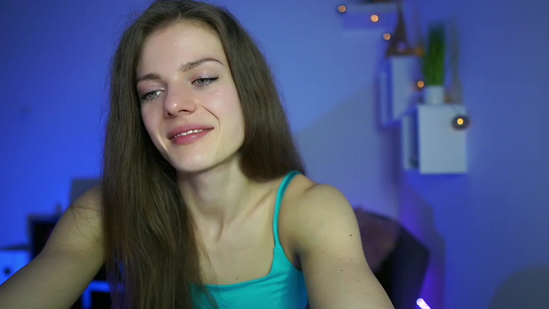 Gallery image thumbnail from Elly_Malkova_'s myfreecams stream on, 04/23/2023, 21:39 image 13 of 20