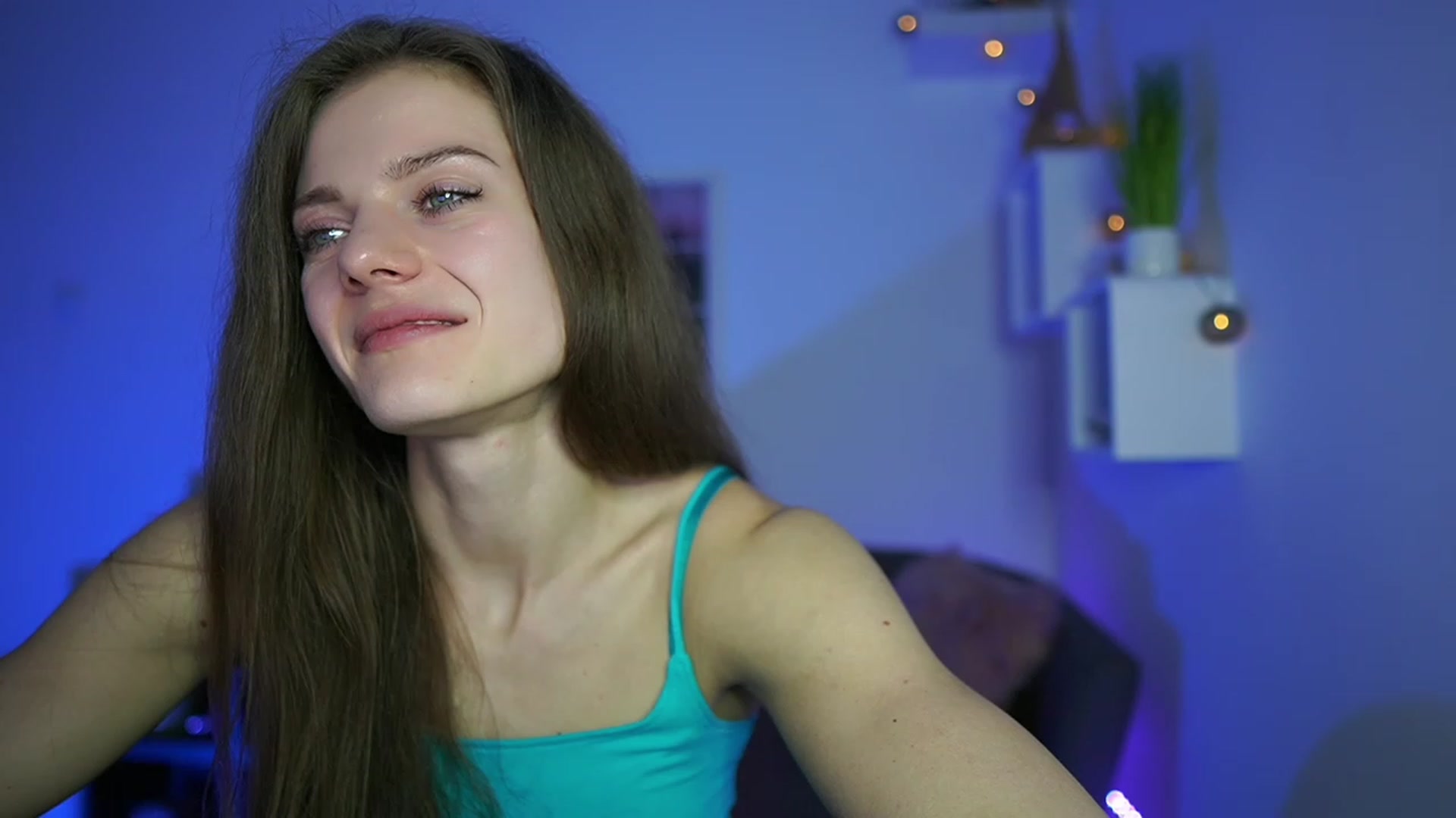 Gallery image thumbnail from Elly_Malkova_'s myfreecams stream on, 04/23/2023, 21:39 image 16 of 20