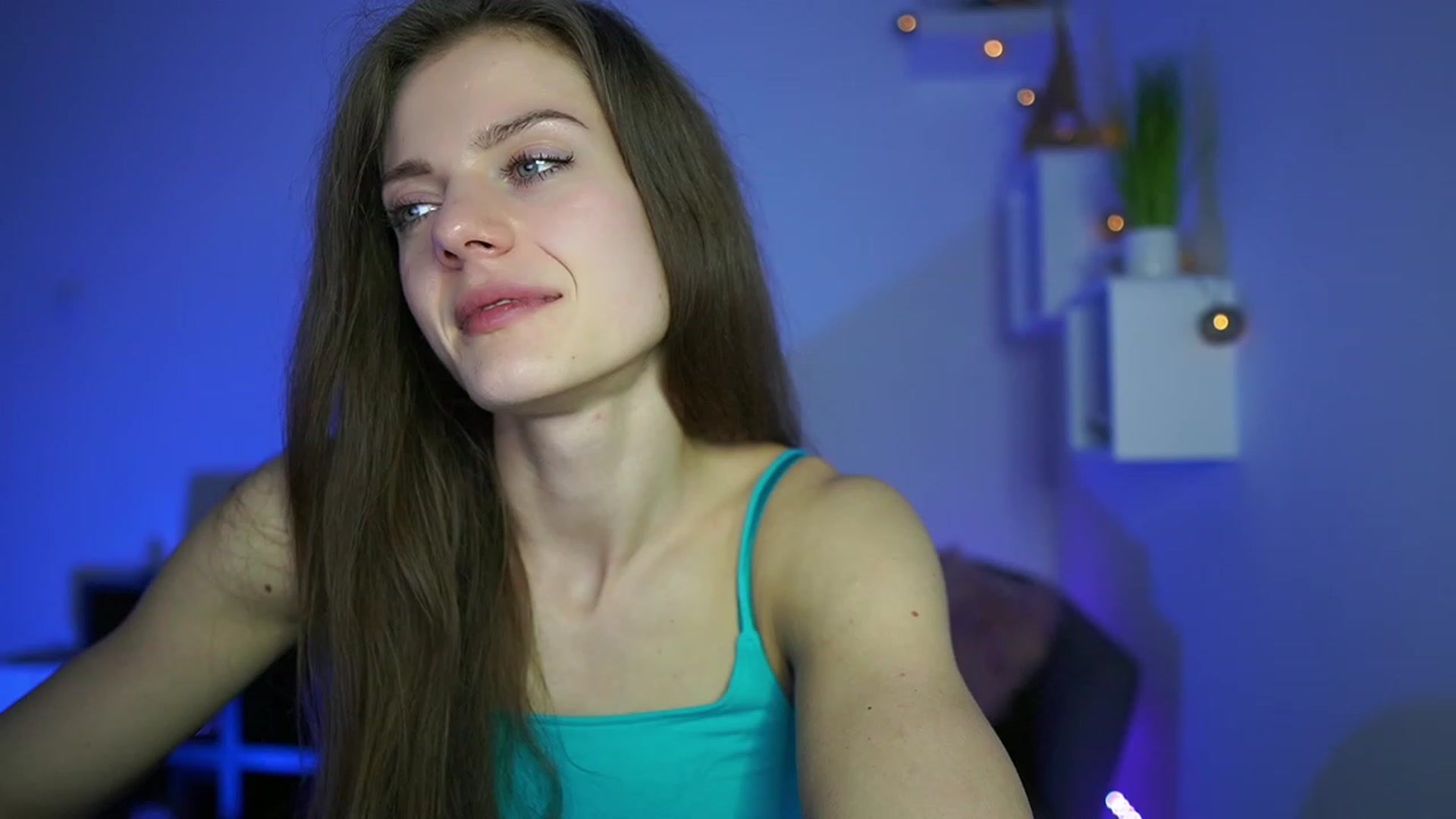 Gallery image thumbnail from Elly_Malkova_'s myfreecams stream on, 04/23/2023, 21:39 image 8 of 20