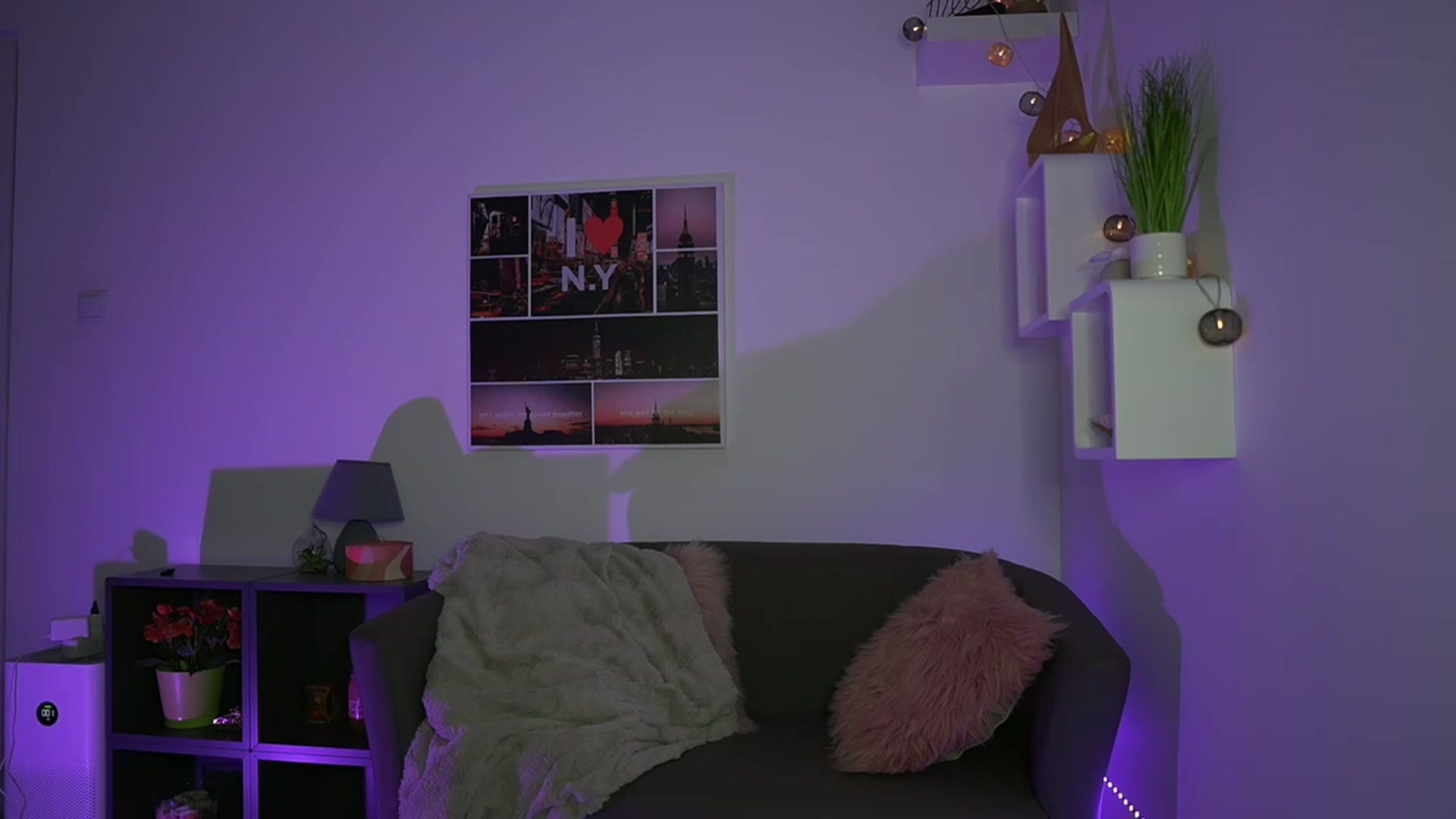 Gallery image thumbnail from Elly_Malkova_'s myfreecams stream on, 04/26/2023, 20:02 image 12 of 20