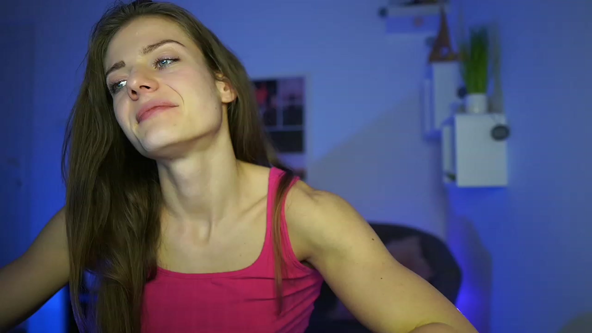 Gallery image thumbnail from Elly_Malkova_'s myfreecams stream on, 04/28/2023, 16:19 image 1 of 20