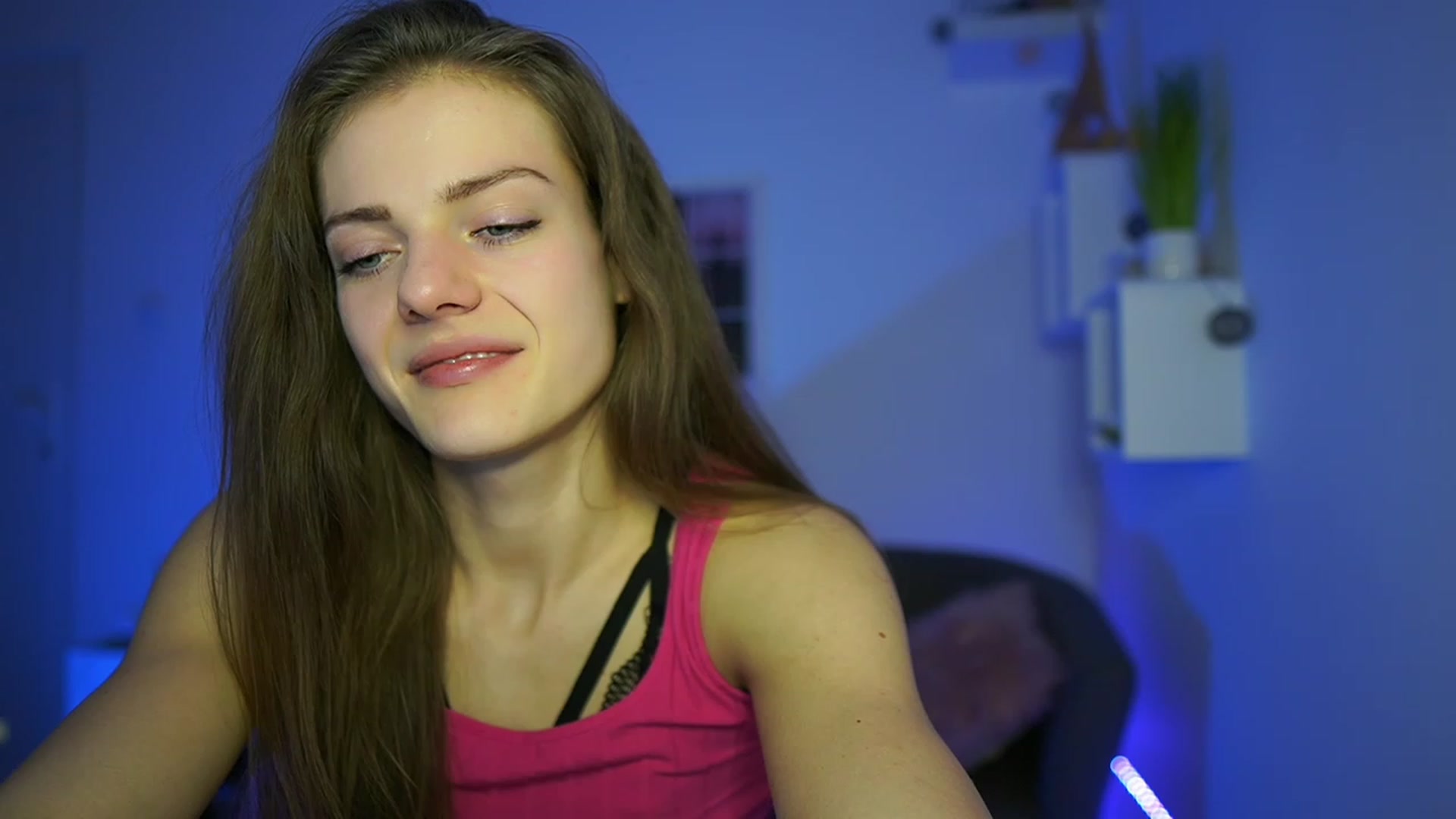Gallery image thumbnail from Elly_Malkova_'s myfreecams stream on, 04/28/2023, 16:19 image 6 of 20