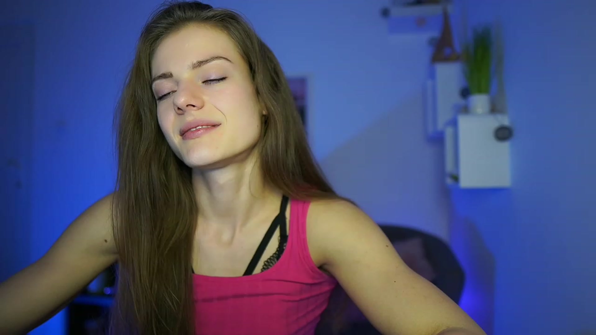 Gallery image thumbnail from Elly_Malkova_'s myfreecams stream on, 04/28/2023, 16:19 image 8 of 20