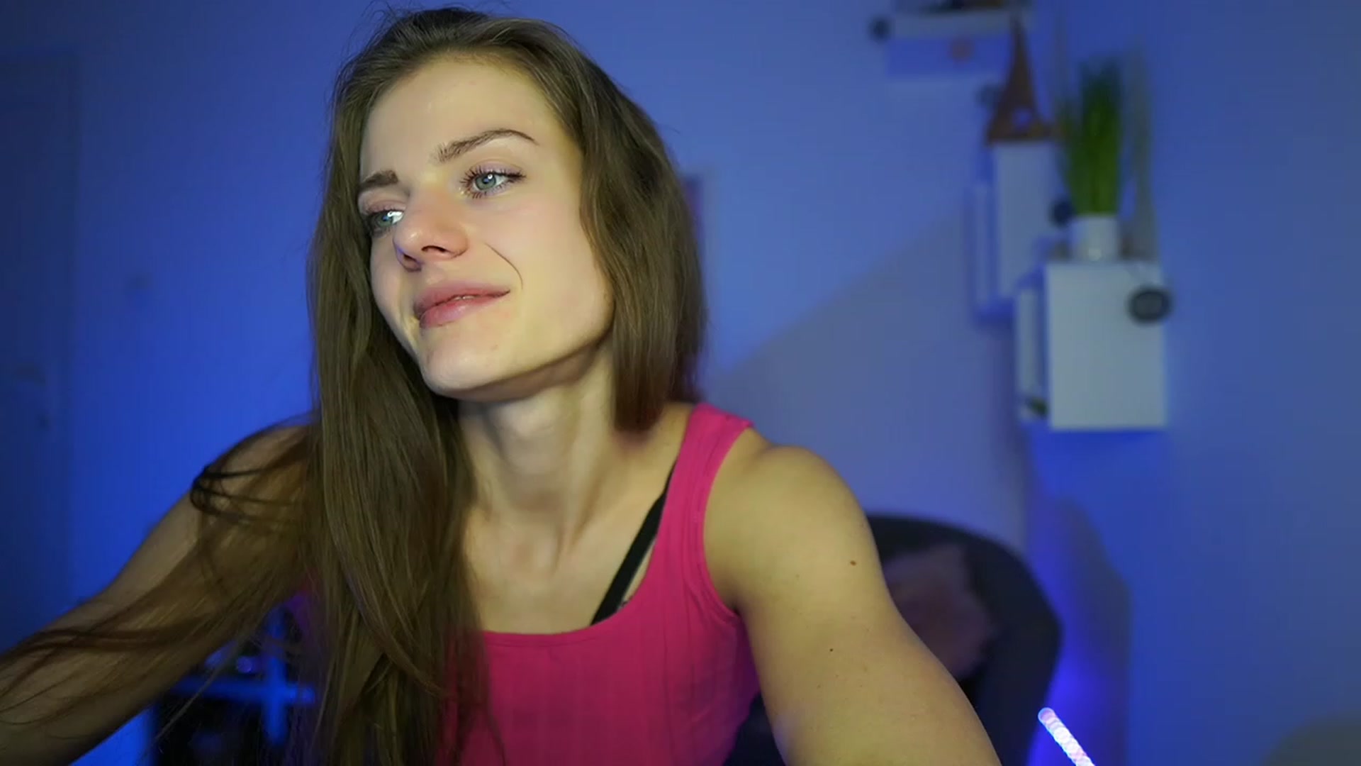 Gallery image thumbnail from Elly_Malkova_'s myfreecams stream on, 04/28/2023, 16:19 image 13 of 20