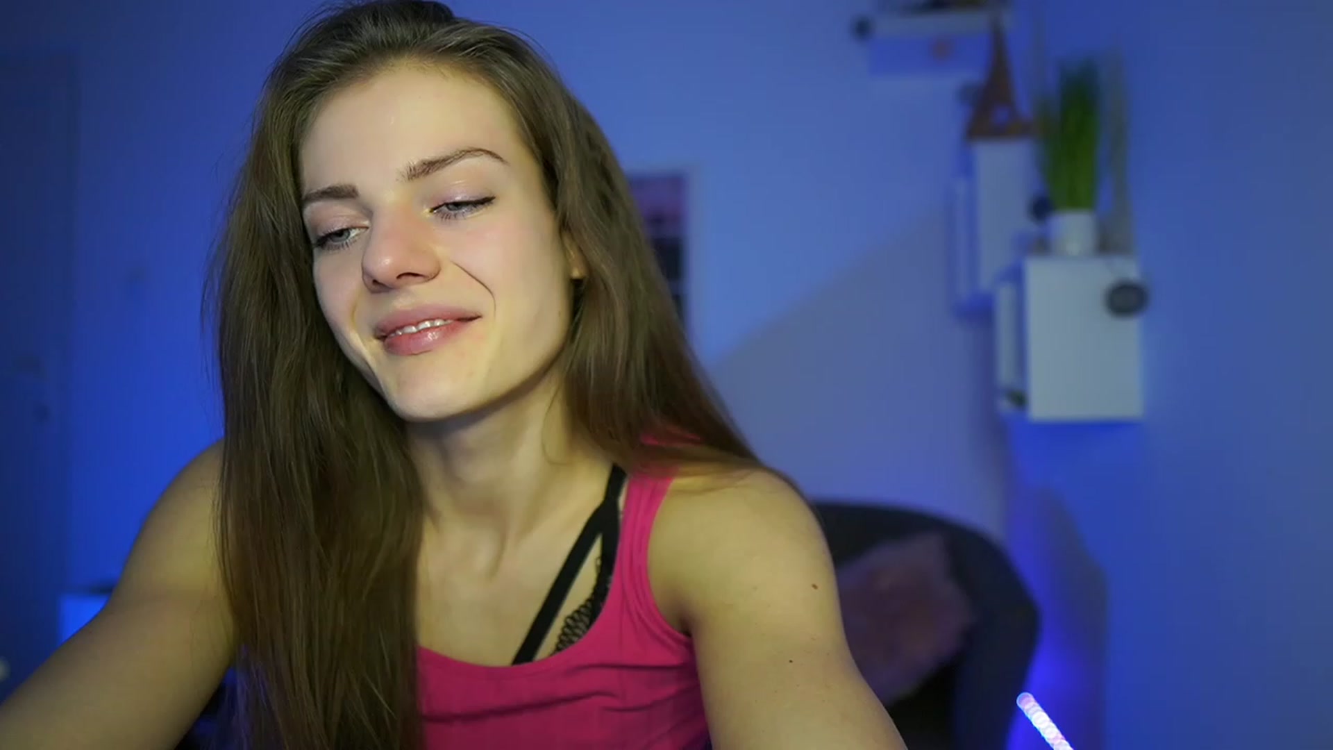Gallery image thumbnail from Elly_Malkova_'s myfreecams stream on, 04/28/2023, 16:19 image 5 of 20