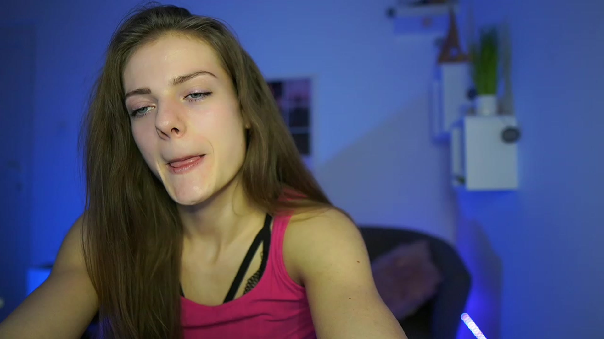 Gallery image thumbnail from Elly_Malkova_'s myfreecams stream on, 04/28/2023, 16:19 image 7 of 20