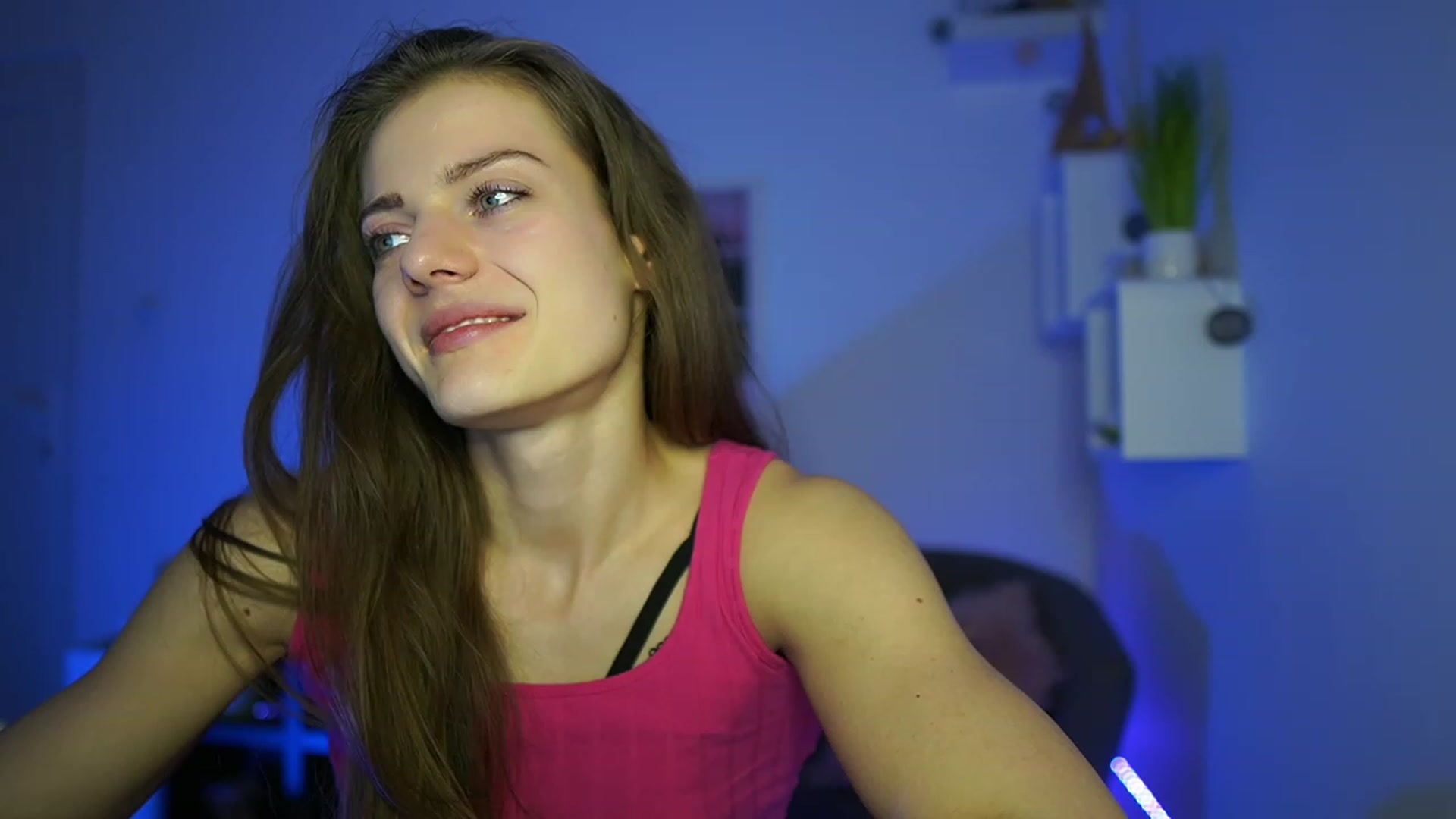 Gallery image thumbnail from Elly_Malkova_'s myfreecams stream on, 04/28/2023, 16:19 image 17 of 20