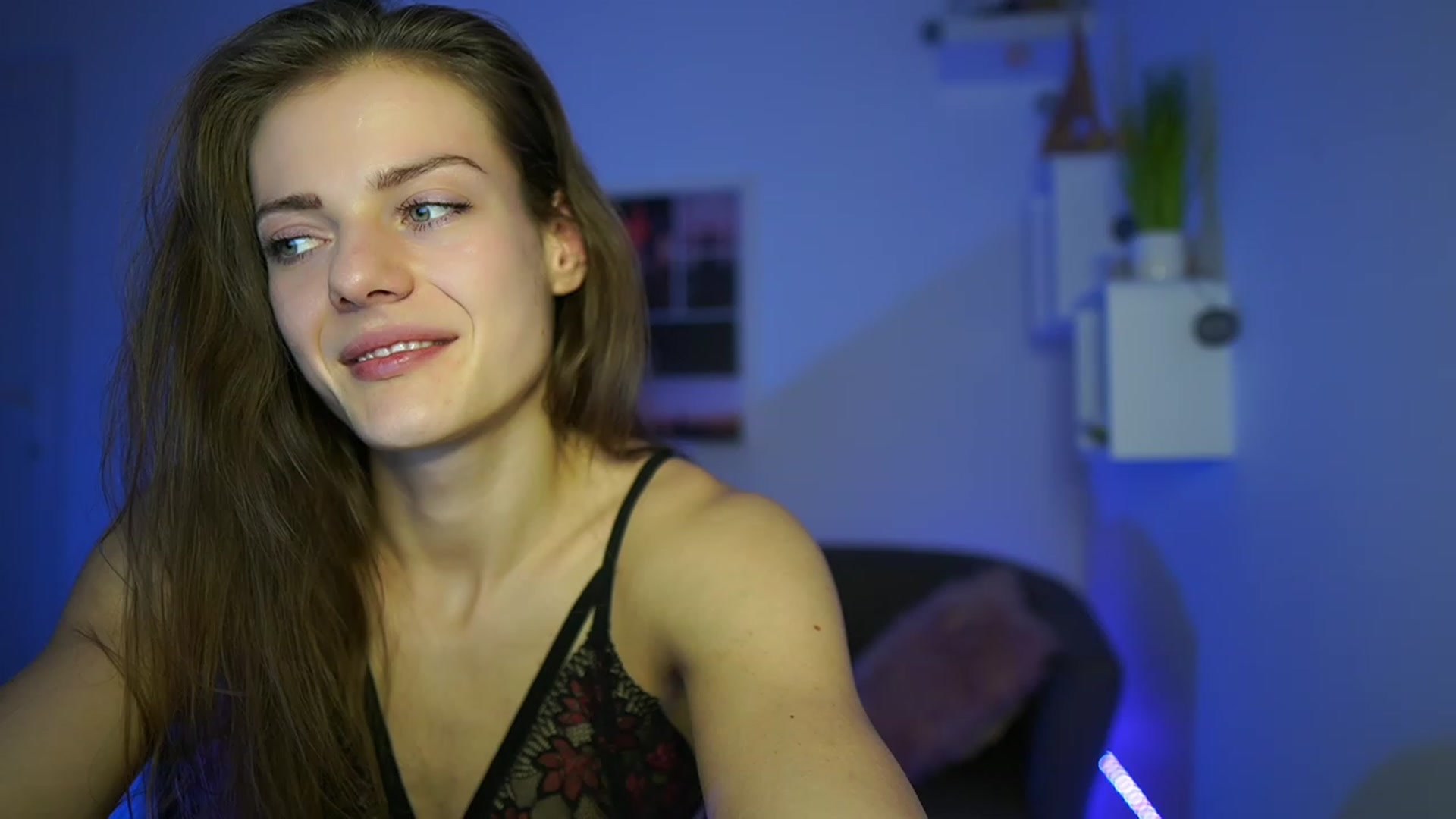 Gallery image thumbnail from Elly_Malkova_'s myfreecams stream on, 04/28/2023, 17:58 image 8 of 20