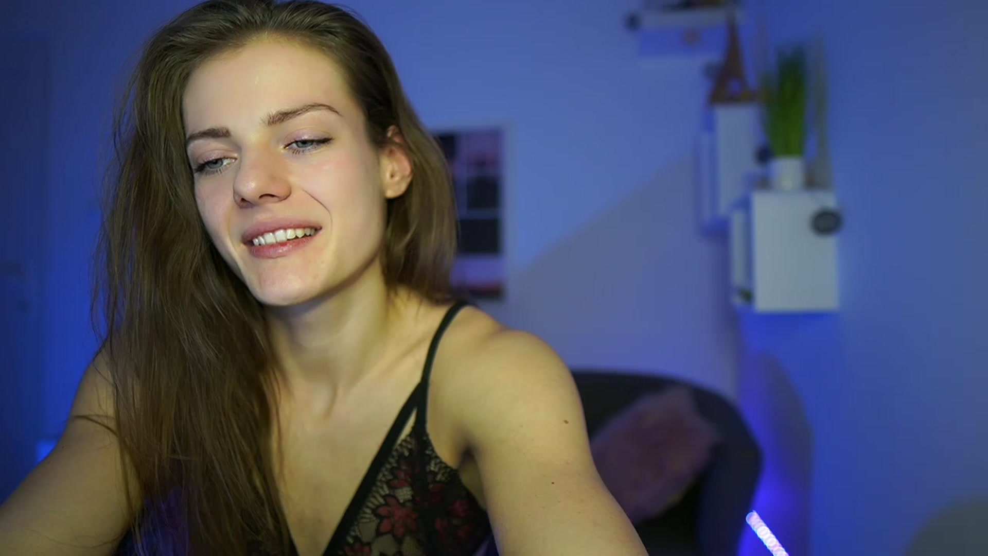 Gallery image thumbnail from Elly_Malkova_'s myfreecams stream on, 04/28/2023, 17:58 image 6 of 20